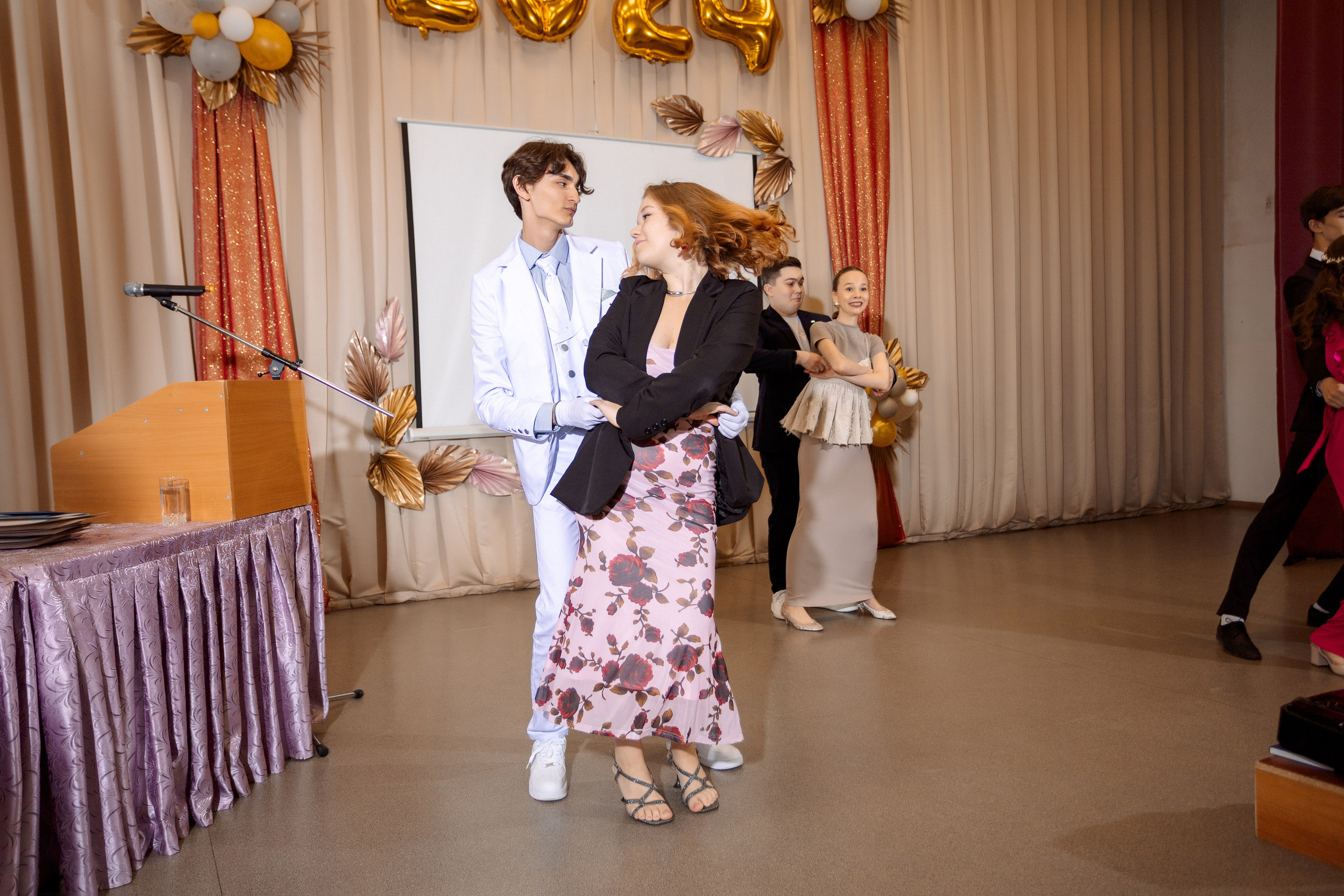 ВРУЧЕНИЕ АТТЕСТАТОВ: Пример. Все фото. Профессиональный фотограф в Ижевске Леша Петров