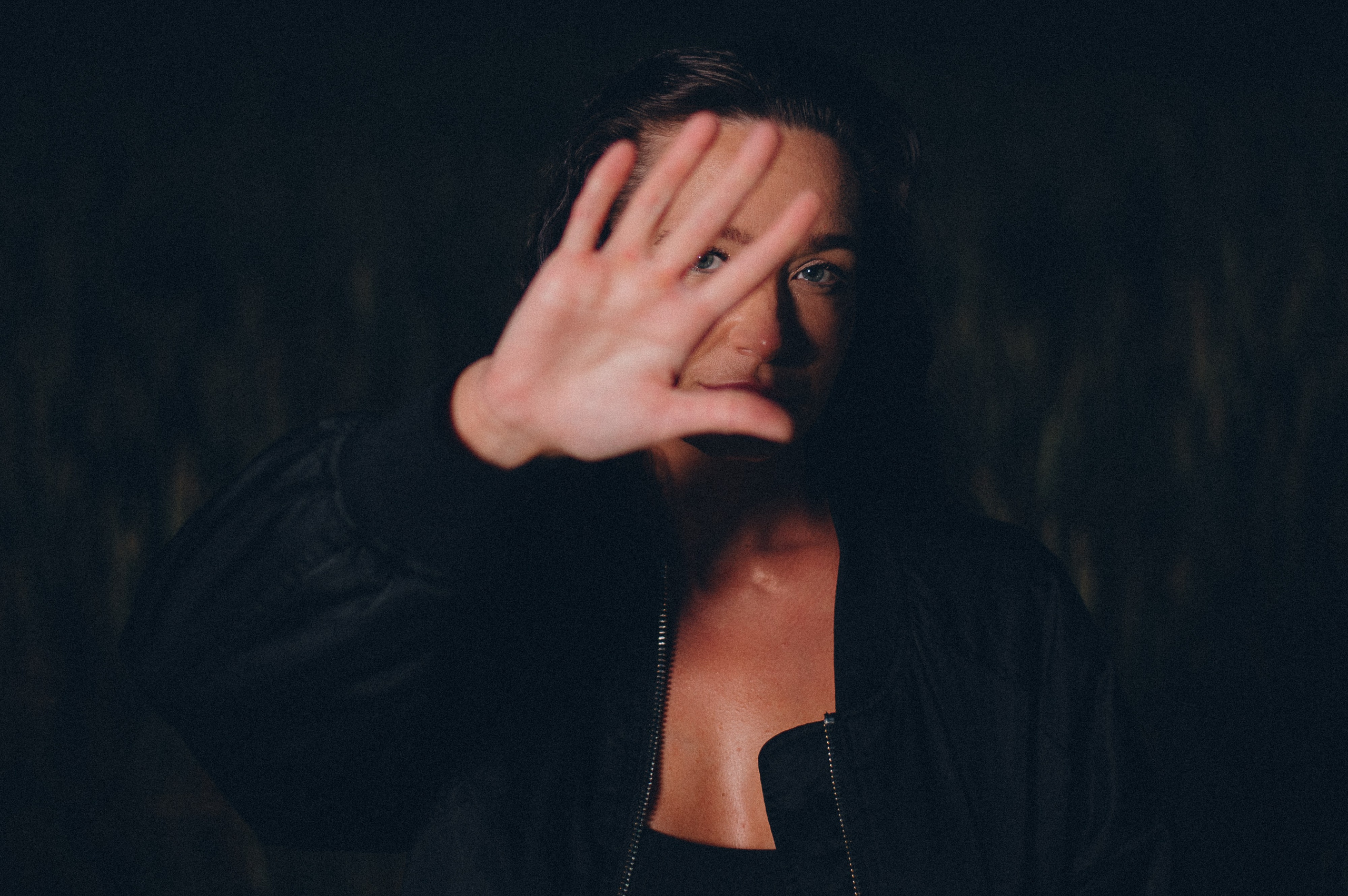 Оля в поле. Фотограф Дмитрий Пименов