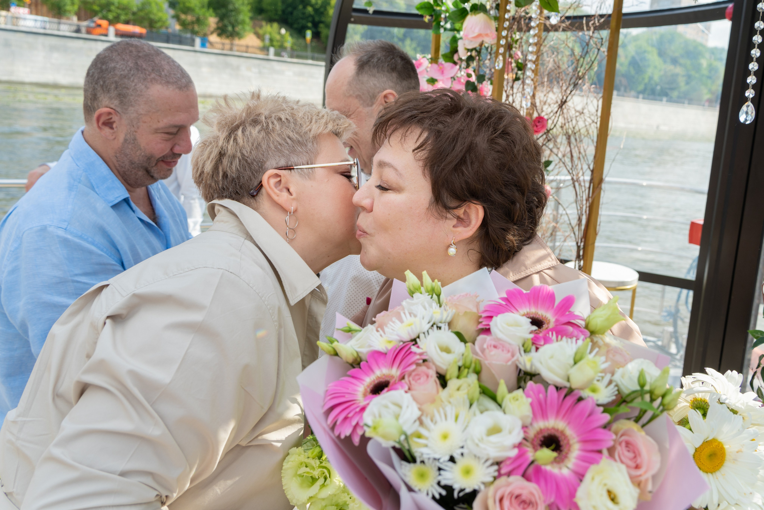 Юлия и Сергей. Регистрация на кораблике. Репортажный и интерьерный фотограф Александра Солдатова