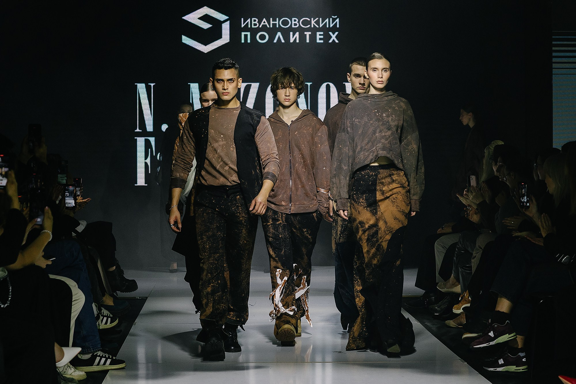 Неделя моды FW 23сез г. Екатеринбург. Семейный и репортажный фотограф Наташа Давыдова