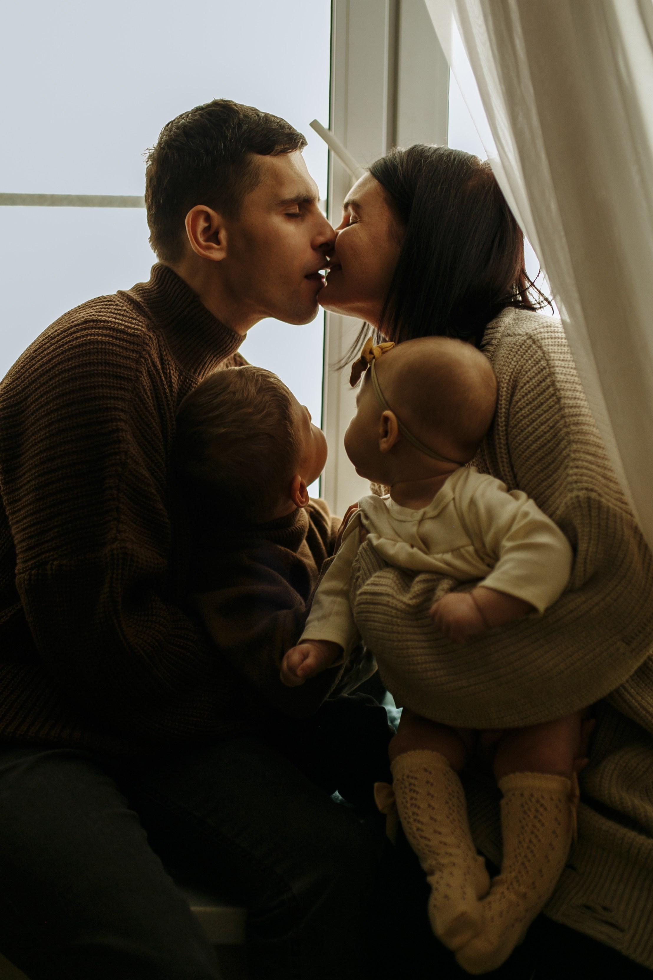 Ира, Дима, Костя и малышка Лерочка. Семейный фотограф в Москве и Люберцах Юлия Гуськова