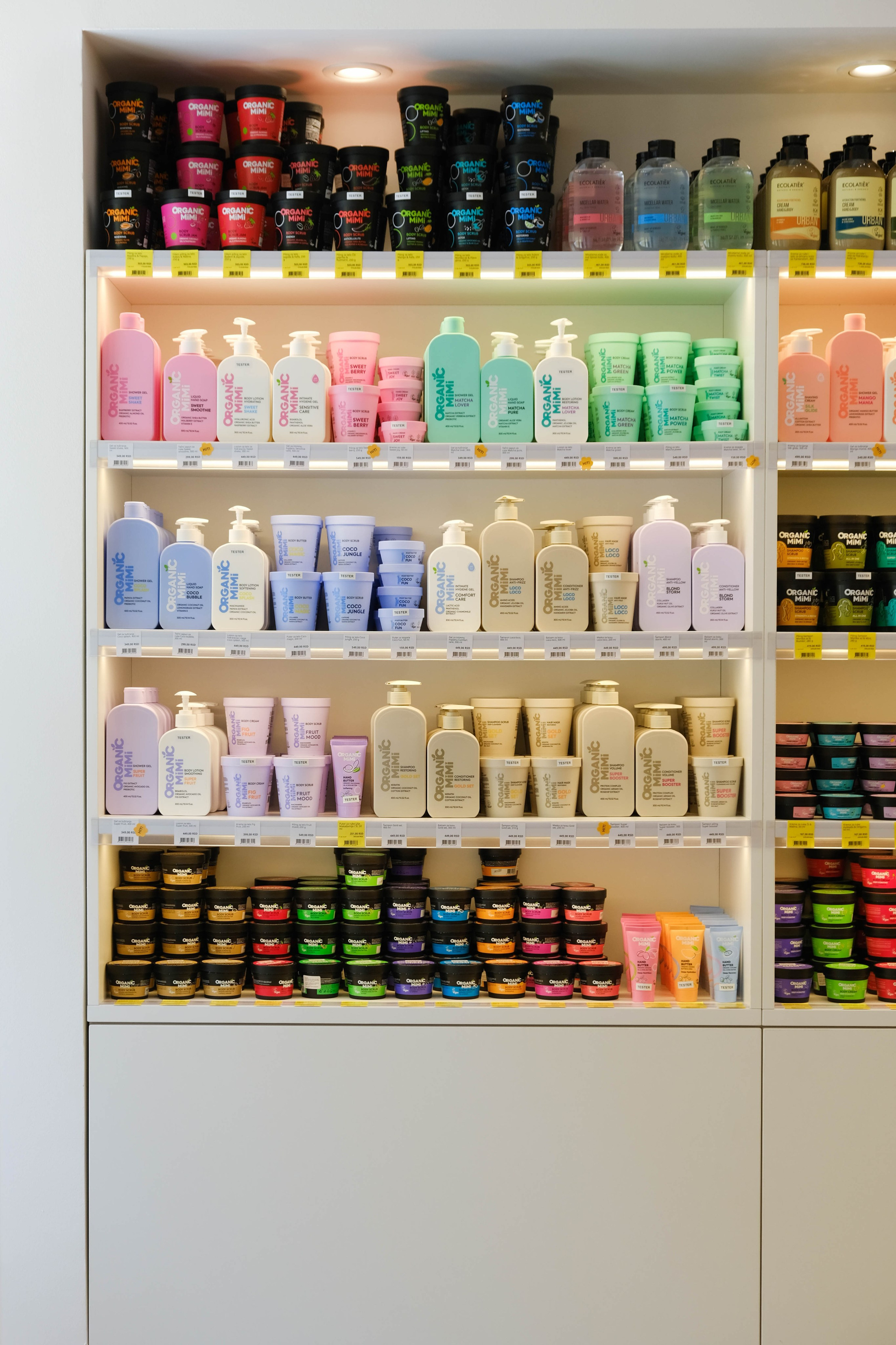 Яркий дизайн для магазина косметики в центре Белграда. Дизайн интерьеров по всему миру