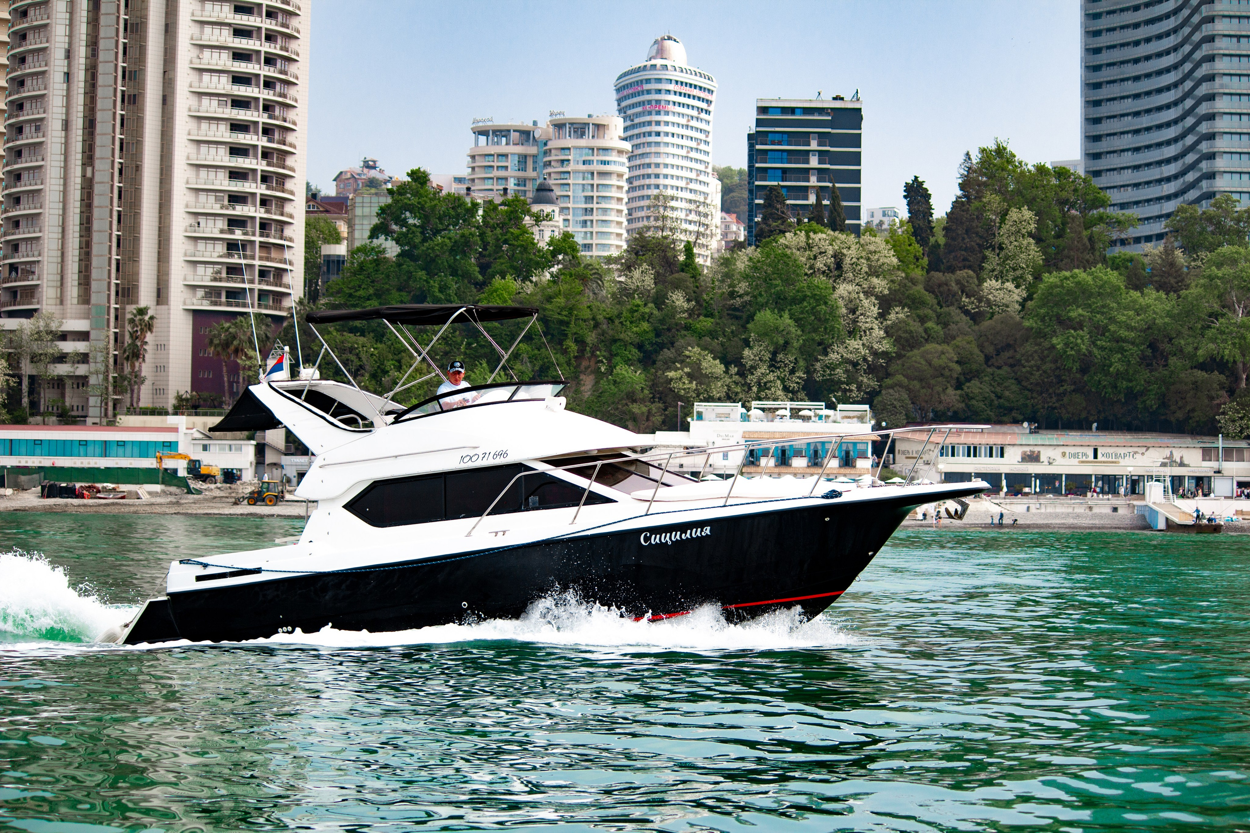 ДВУХПАЛУБНЫЕ ЯХТЫ В СОЧИ. Аренда Яхт в Сочи от Эконом до Премиум Класса