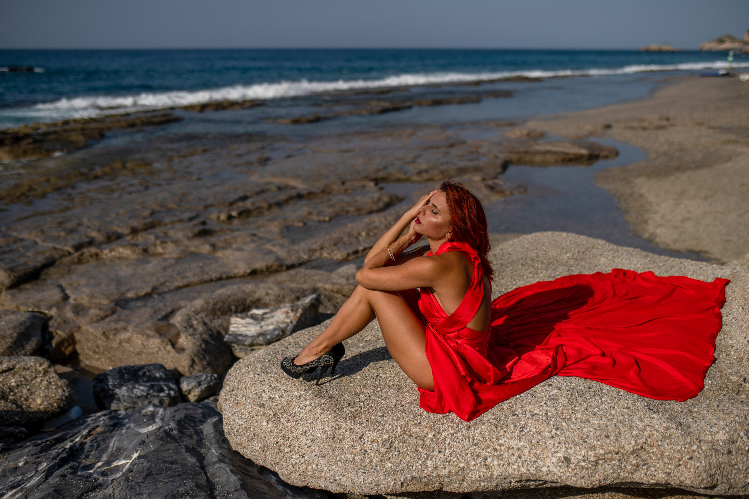 Индивидуальная фотосессия на пляже Улаш, Алания. Профессиональный фотограф в Турции Анталии Кемере Сиде Белеке Алании