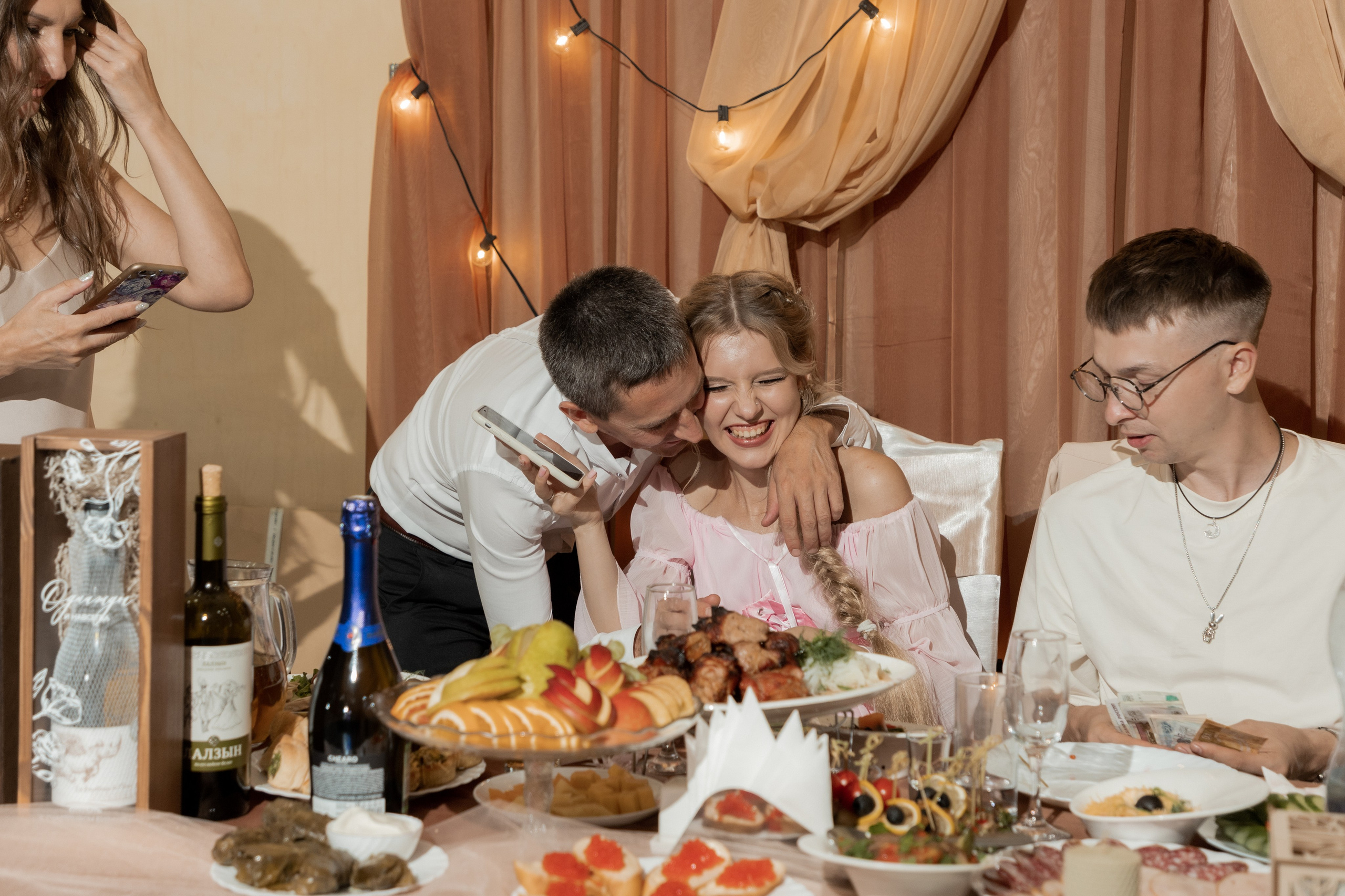 Роман и Александра (банкет). Свадебный фотограф Ангелина Сунгатулина | Саратов | Балаково | Вольск