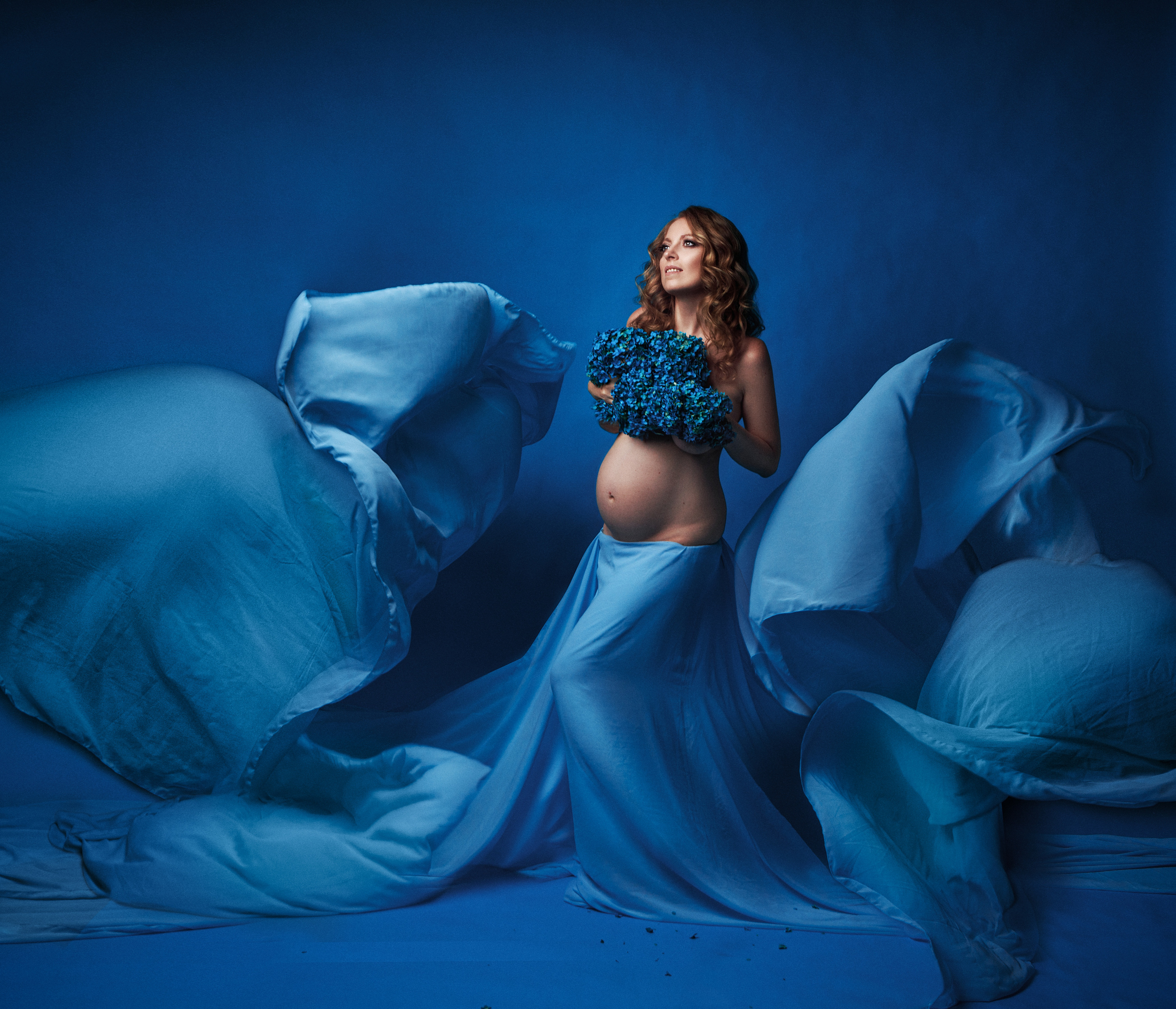 Фотосъемка беременных в тканях в Волгограде