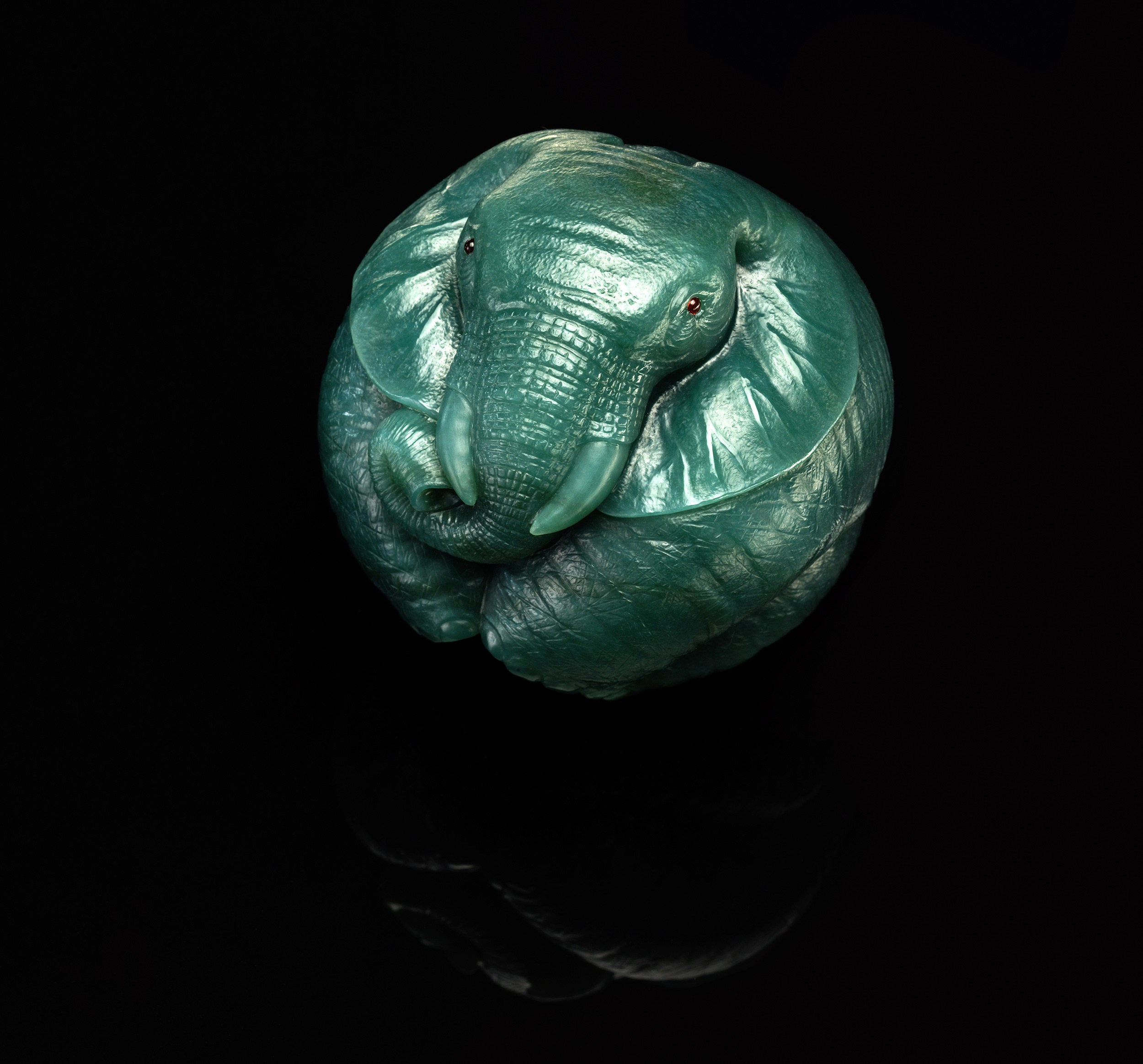 Камнерезные изделия. Предметная фотосъемка антиквариата, ювелирных украшений, камнерезных изделий, картин, предметов искусства и коллекционных предметов