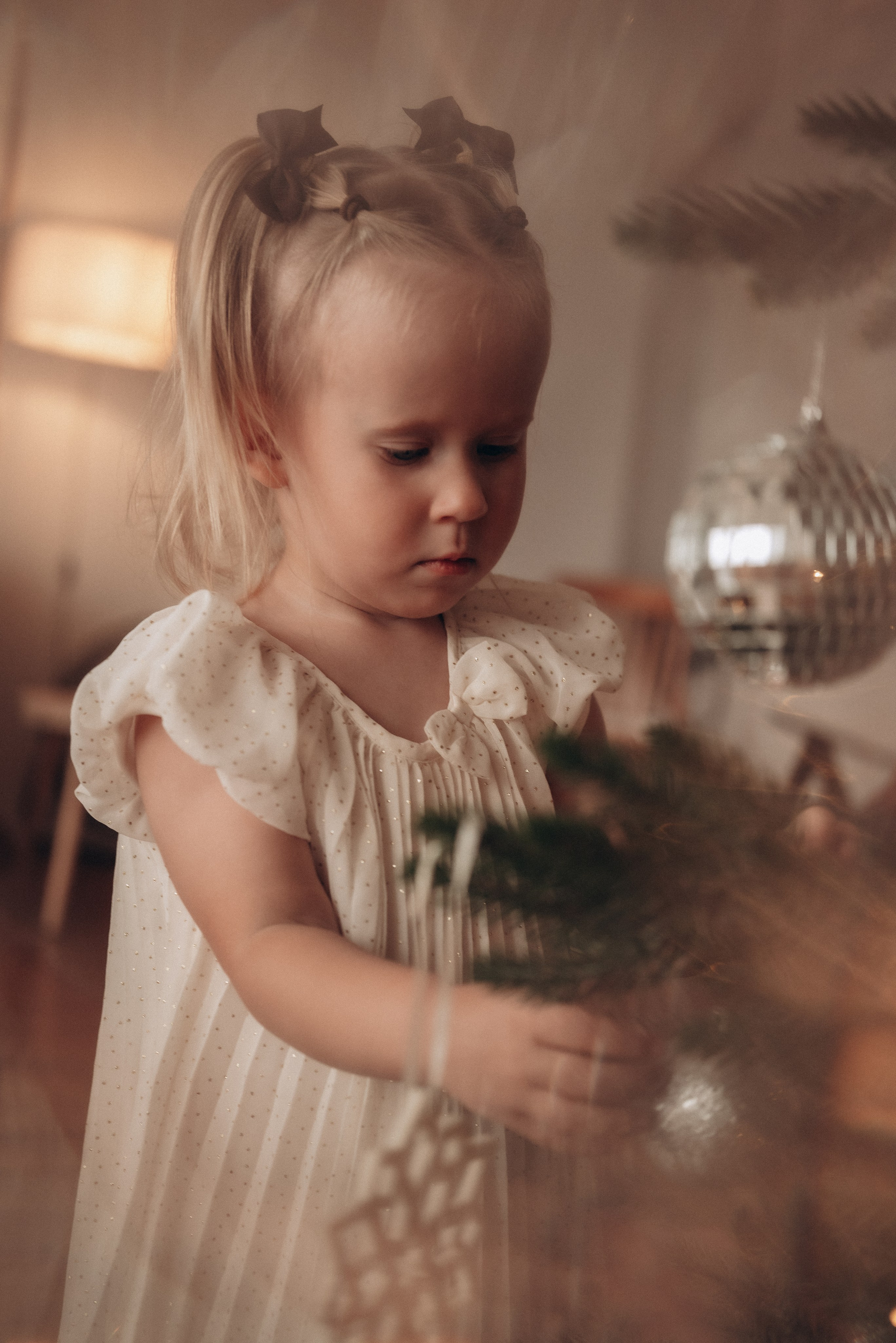 Ксения и Есения. Новогодняя. Семейный фотограф в Москве Дарья Пузикова