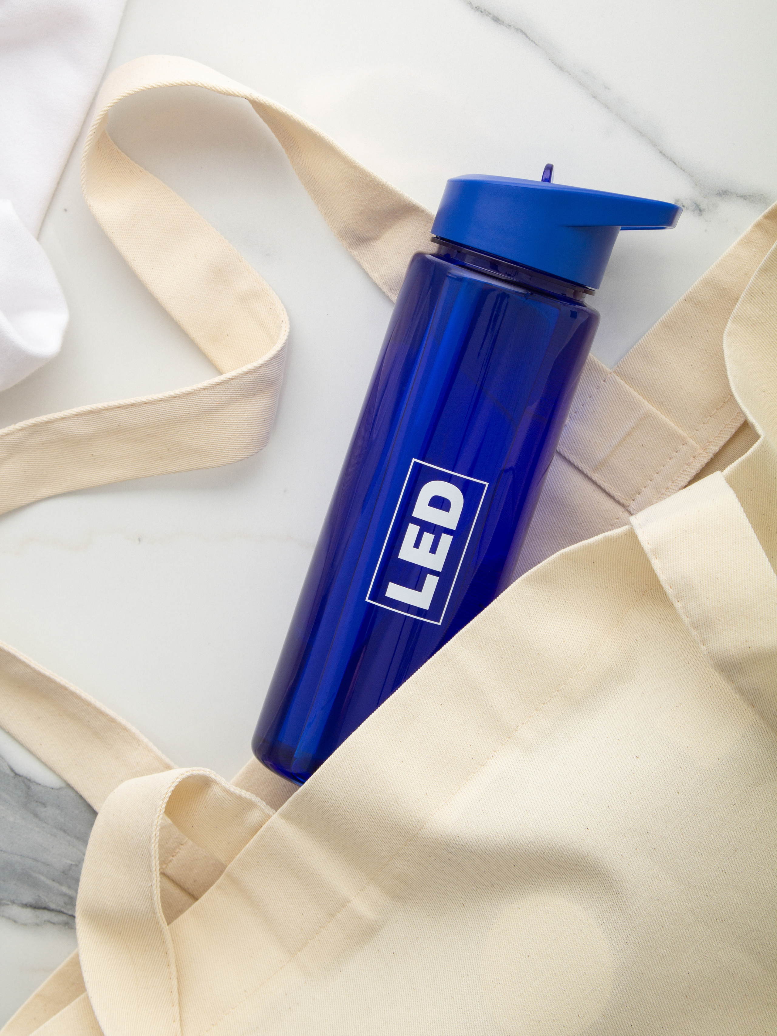 Профессиональная каталожная съемка аксессуаров, мерча для маркетплейсов и сайта|Предметный фотограф  СПб