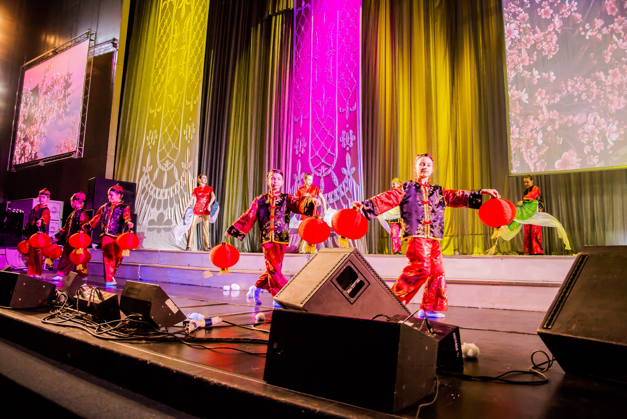 Репортаж — детская елка в БКЗ. Свадебный и семейный фотограф в Санкт-Петербурге Макеева Наталья