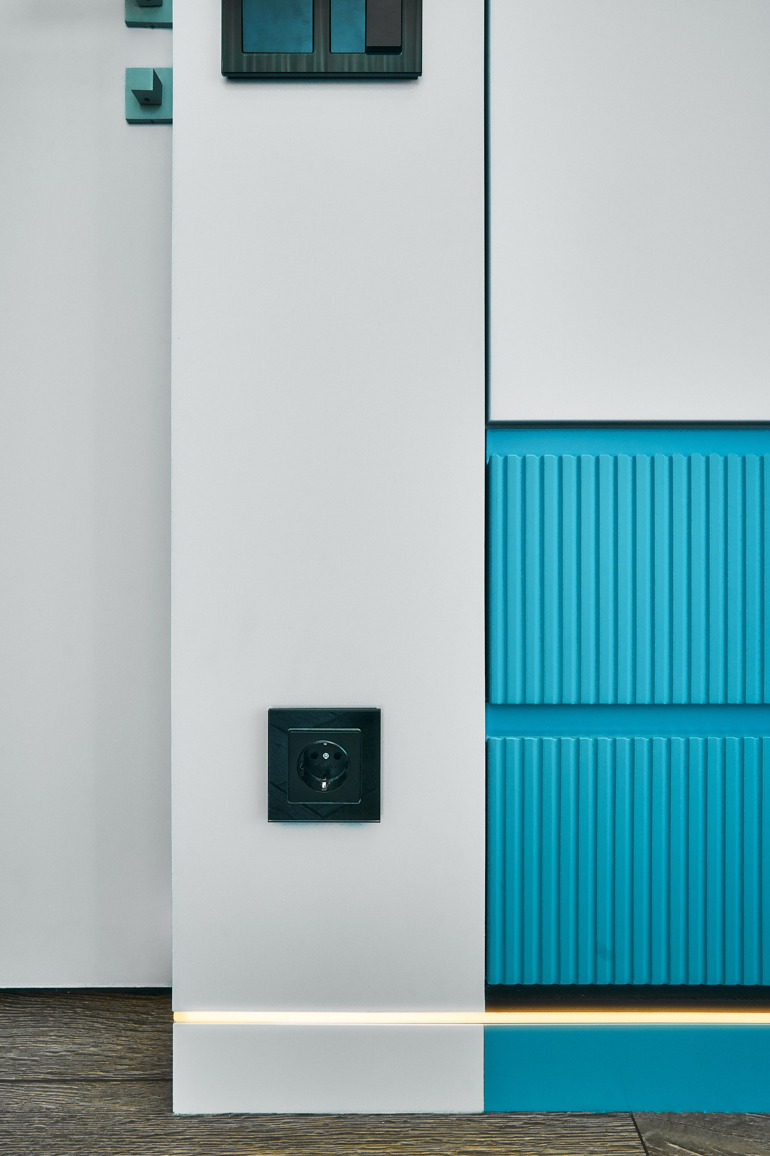 Фотосъёмка и видео тур квартиры с ярким дизайном и видом на Москва-Сити | vhaus. Видеопродакшн недвижимости и архитектуры | Студия VHAUS