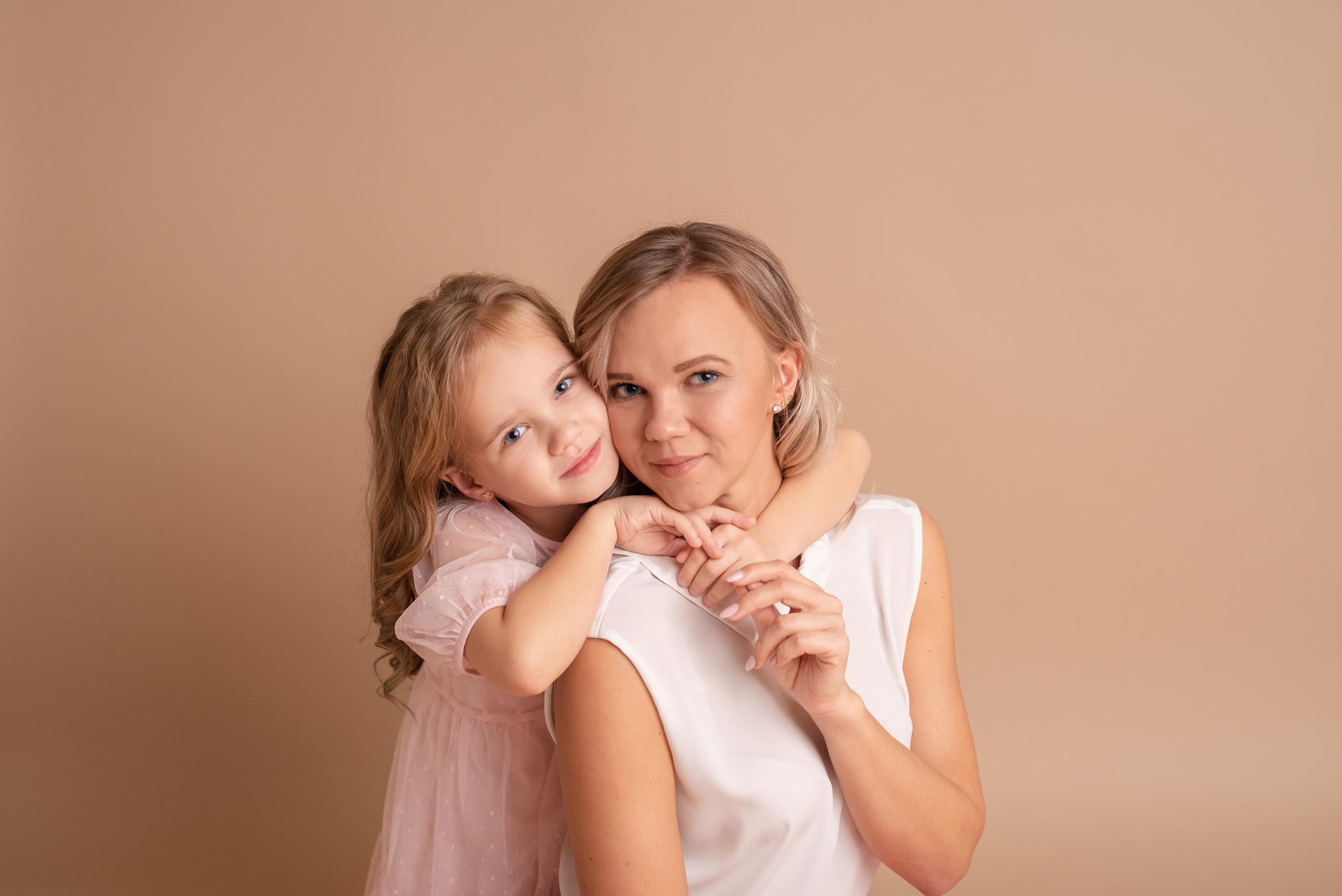Мама-дочь. Фотограф новорожденных и детский фотограф в Екатеринбурге Ксени