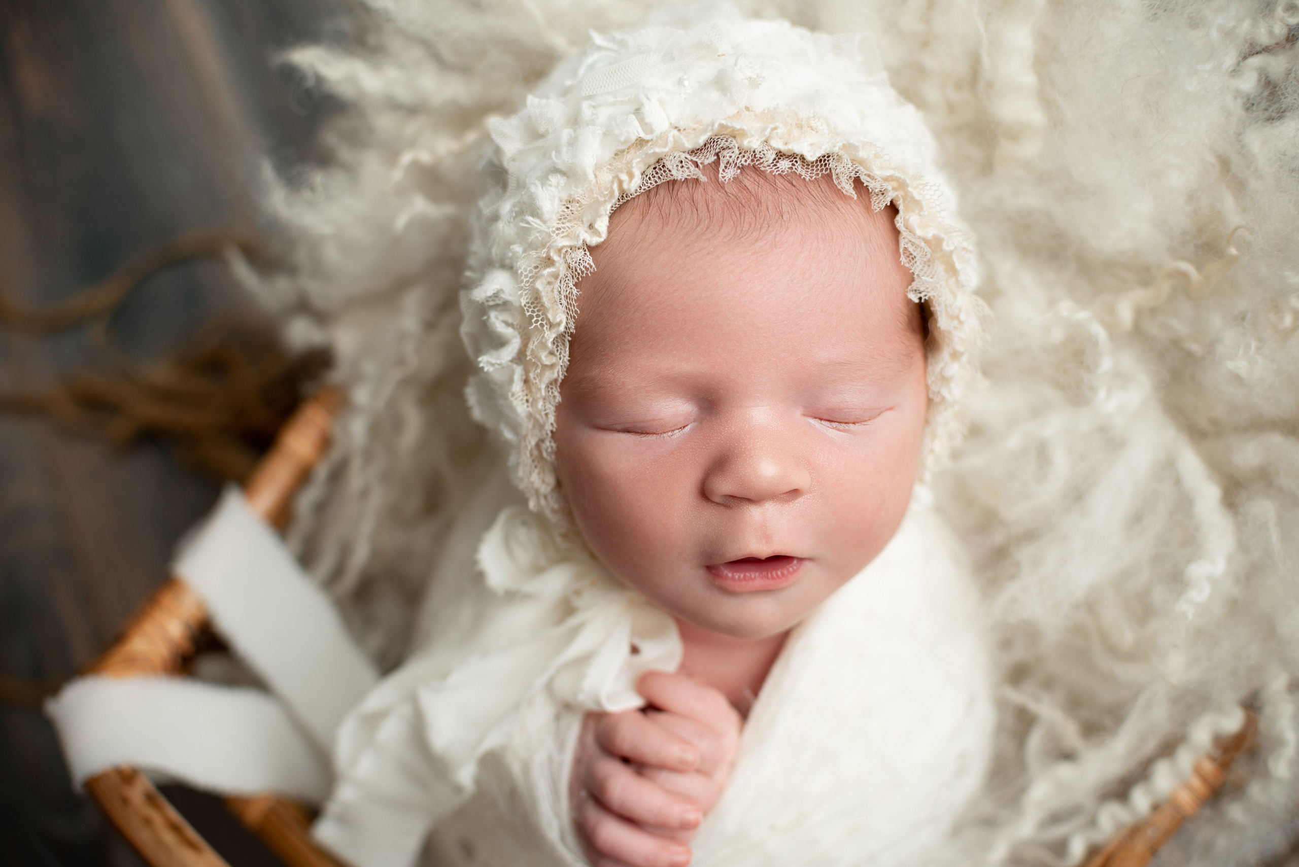 Ньюборн пакет Крепыш малышка Маргарита. Фотограф новорожденных в Нижневартовске Лара Курдюкова