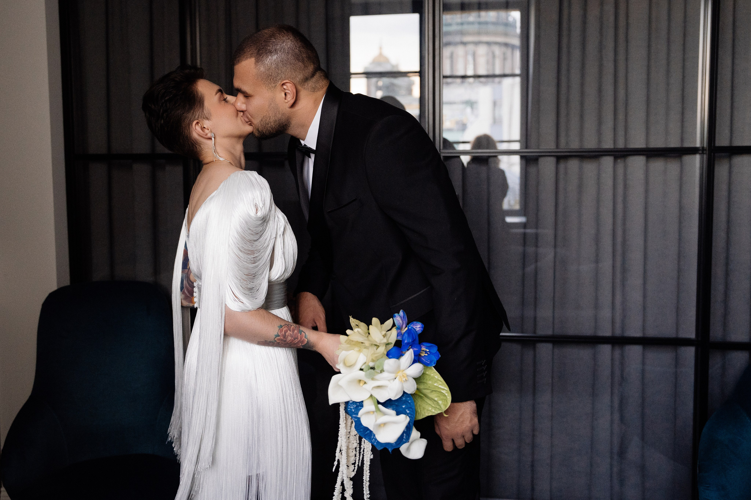 Свадьба в сошиал клабе. Свадебный фотограф организатор в Санкт-Петербурге Ассоль Опарина