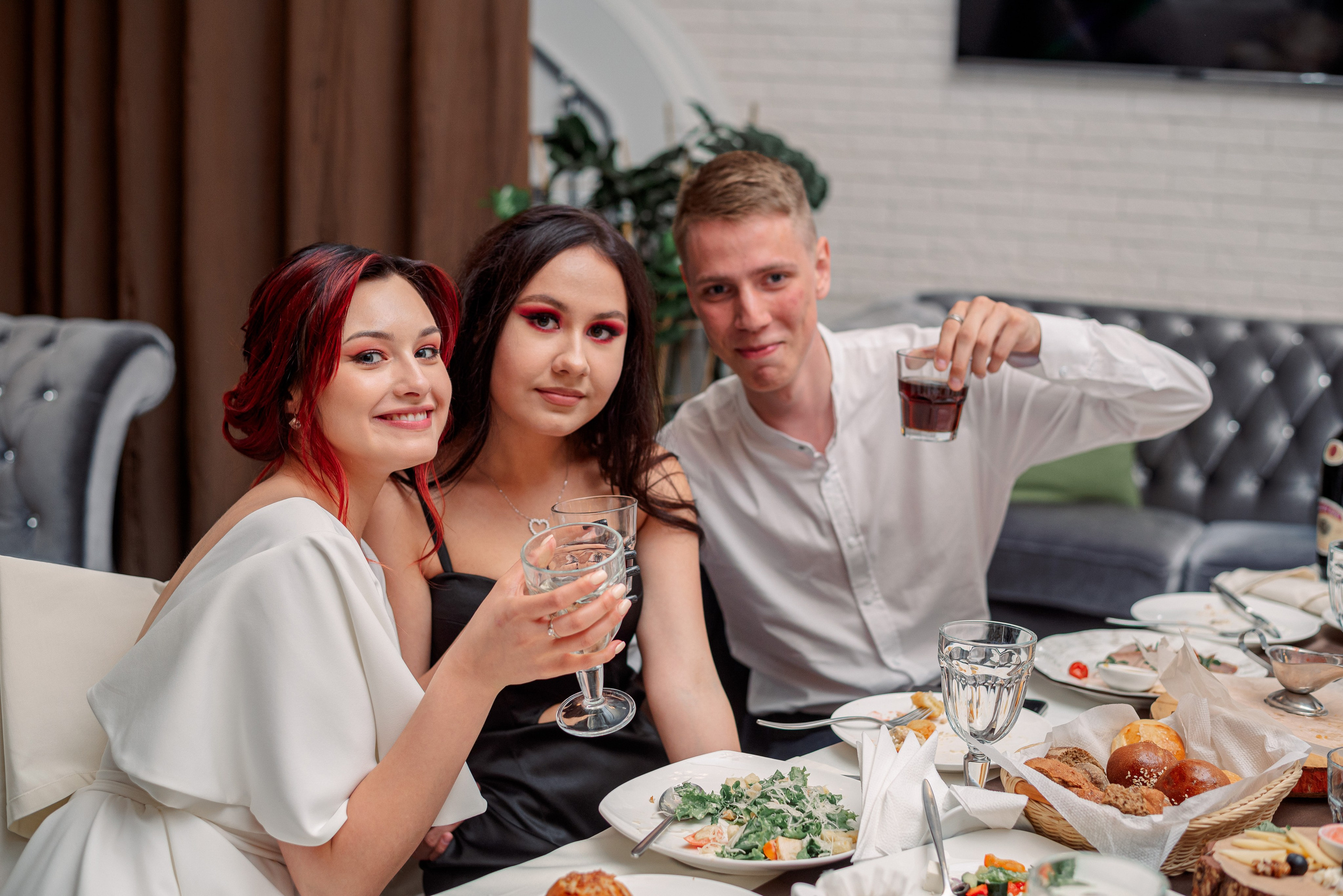 Выпускной 9-11классы. Выпускные книги Анапа Новороссийск Краснодар