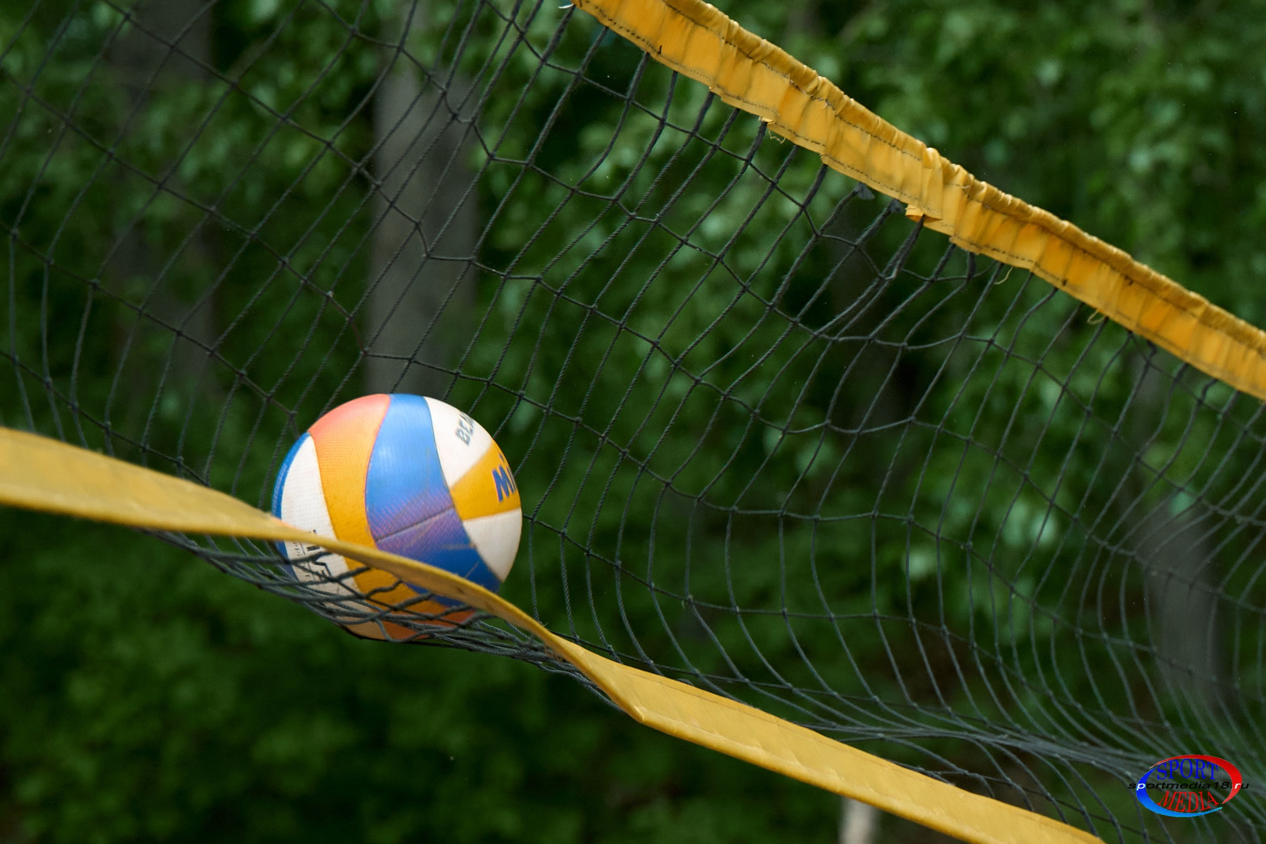 Пляжный волейбол. ПРИВОЛЖСКАЯ ЛИГА MIXT Ижевск 18.05.2025. Спортивный репортажный фотограф в Ижевске Сергей Мерзляков