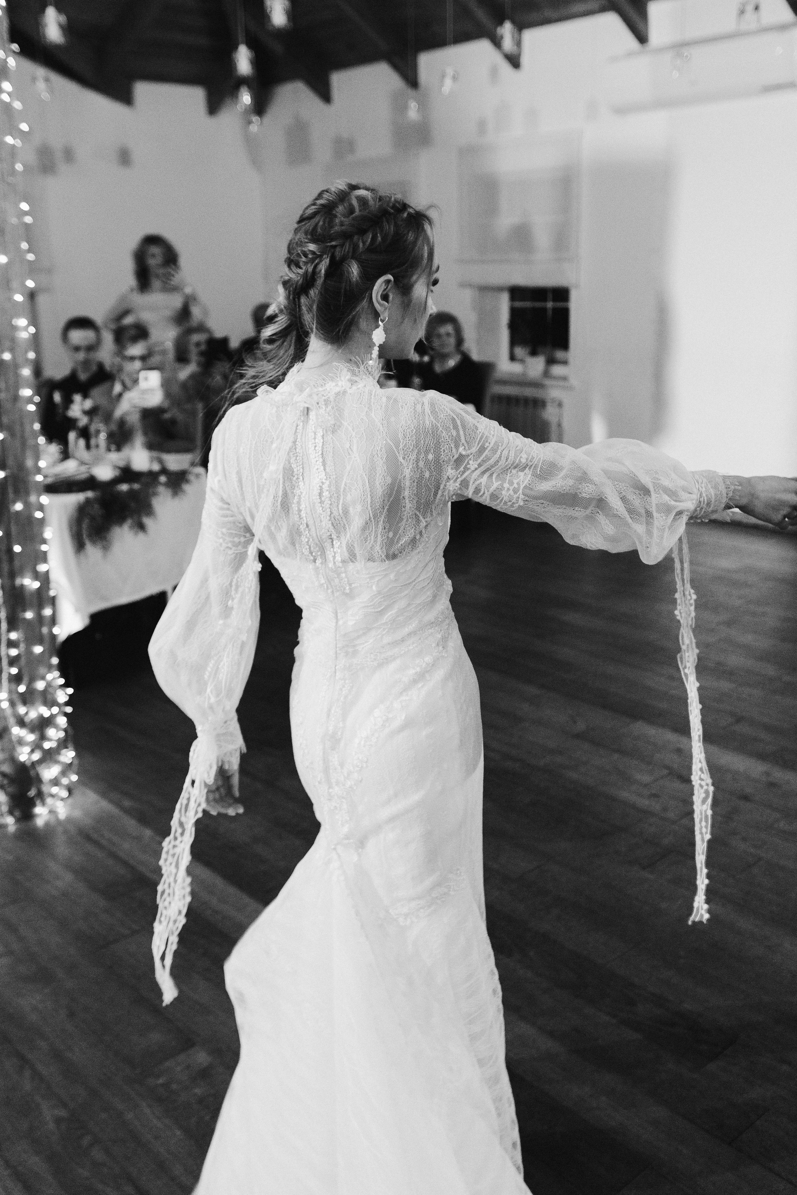 Зимняя свадебная фото и видео съёмка в Гомеле в усадьбе Хорошее место. Свадебный семейный фотограф и видеограф Гомель Минск Беларусь Европа