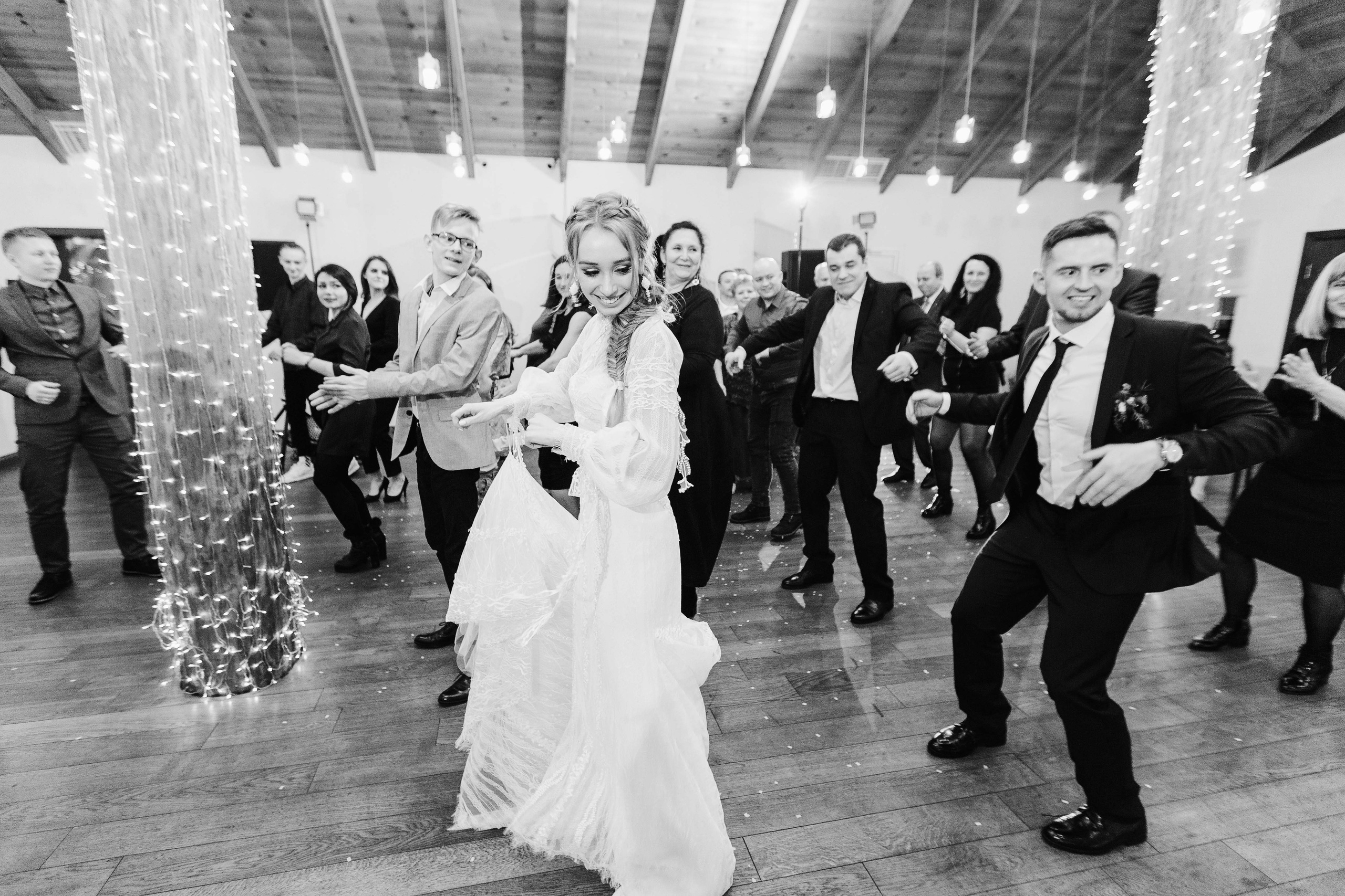 Зимняя свадебная фото и видео съёмка в Гомеле в усадьбе Хорошее место. Свадебный семейный фотограф и видеограф Гомель Минск Беларусь Европа