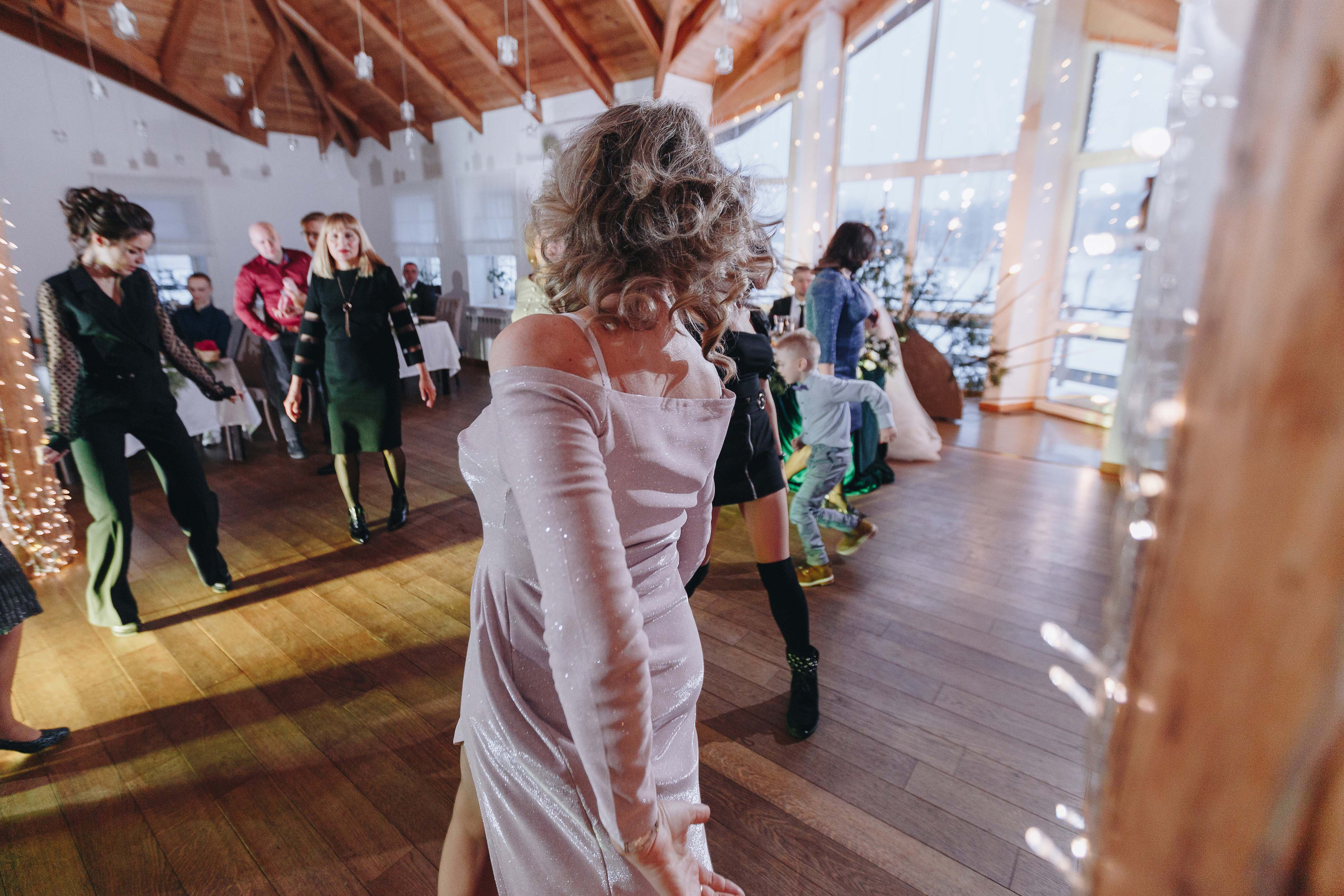 Зимняя свадебная фото и видео съёмка в Гомеле в усадьбе Хорошее место. Свадебный семейный фотограф и видеограф Гомель Минск Беларусь Европа