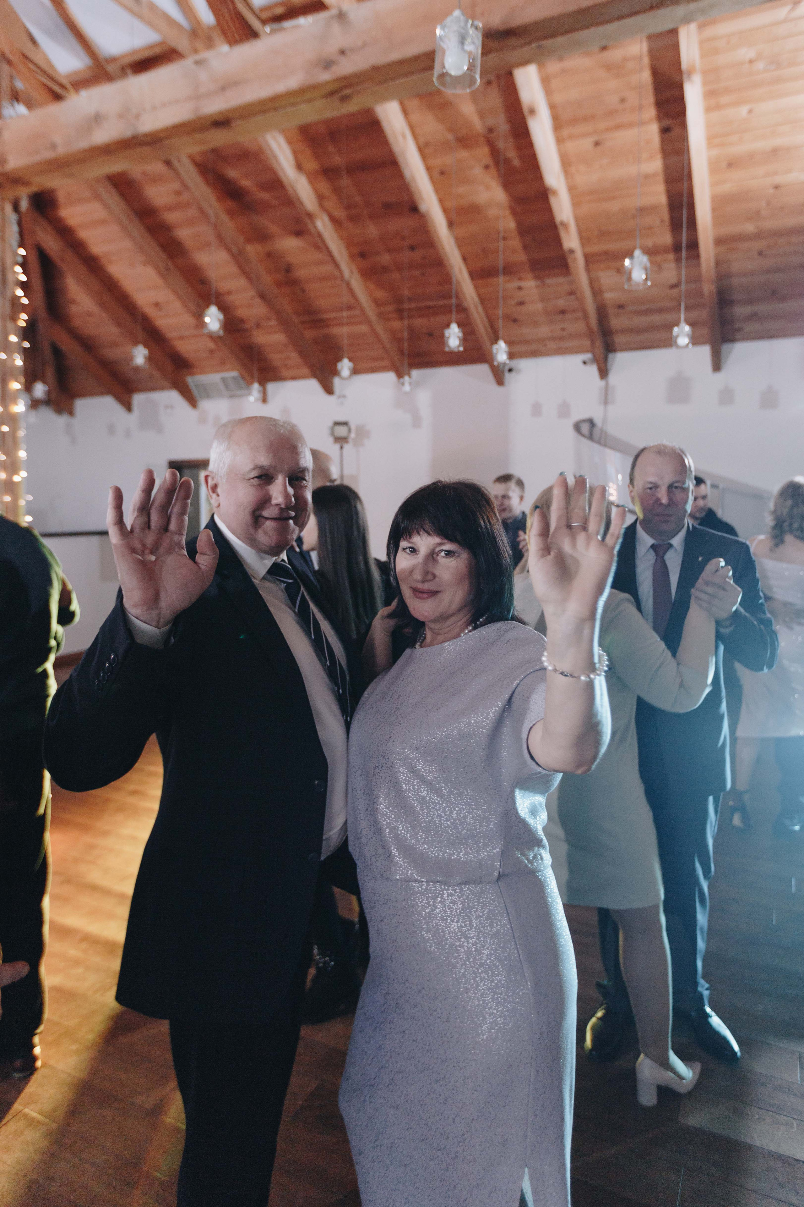 Зимняя свадебная фото и видео съёмка в Гомеле в усадьбе Хорошее место. Свадебный семейный фотограф и видеограф Гомель Минск Беларусь Европа