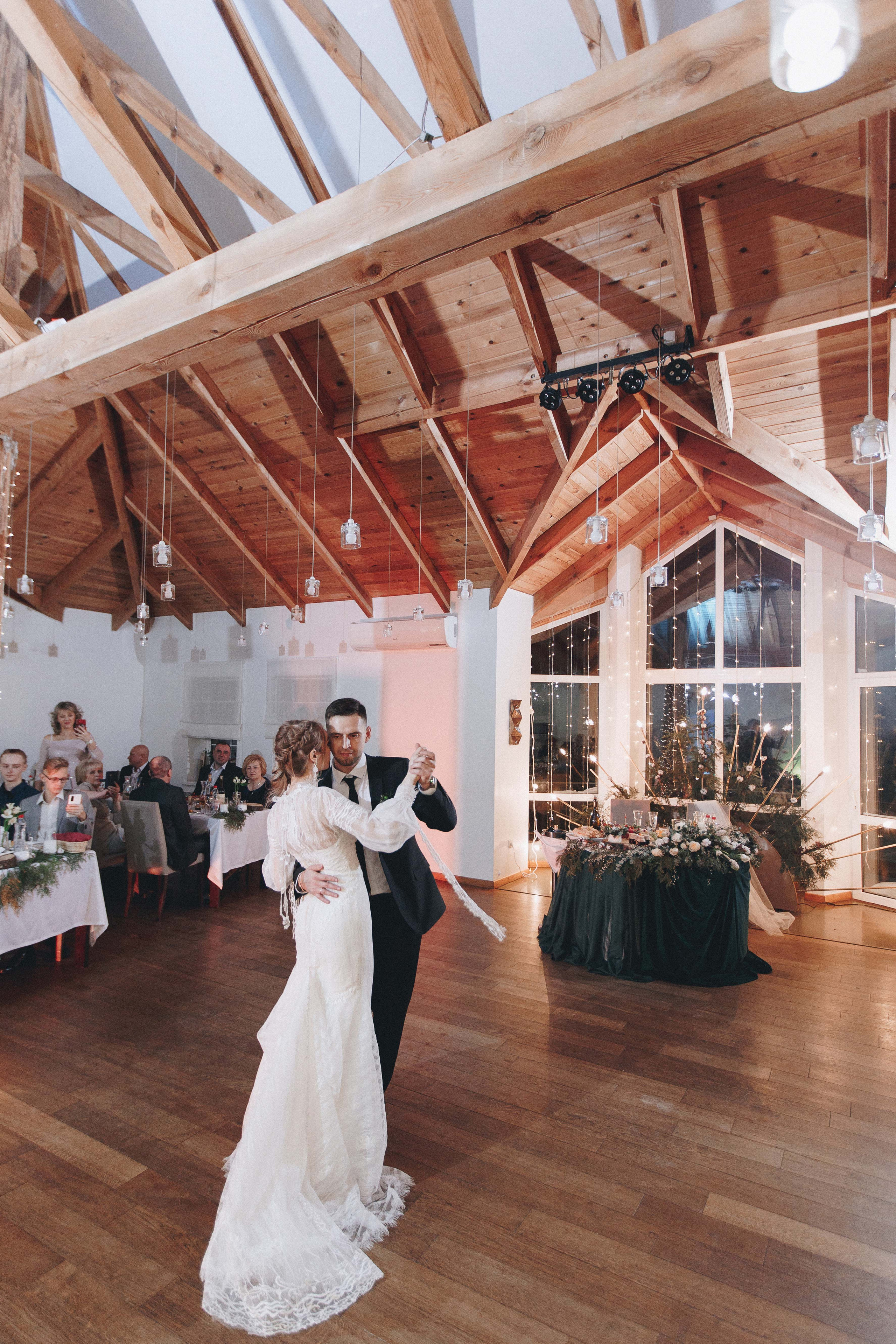 Зимняя свадебная фото и видео съёмка в Гомеле в усадьбе Хорошее место. Свадебный семейный фотограф и видеограф Гомель Минск Беларусь Европа