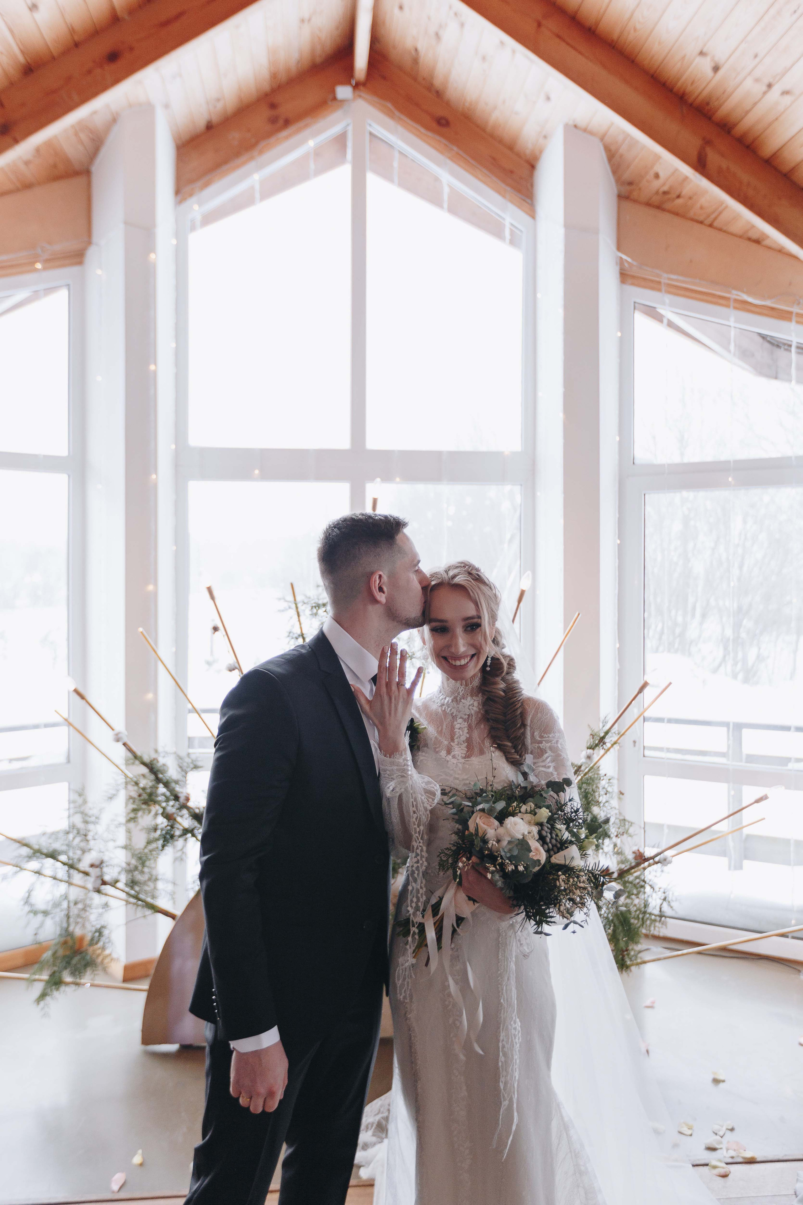 Зимняя свадебная фото и видео съёмка в Гомеле в усадьбе Хорошее место. Свадебный семейный фотограф и видеограф Гомель Минск Беларусь Европа