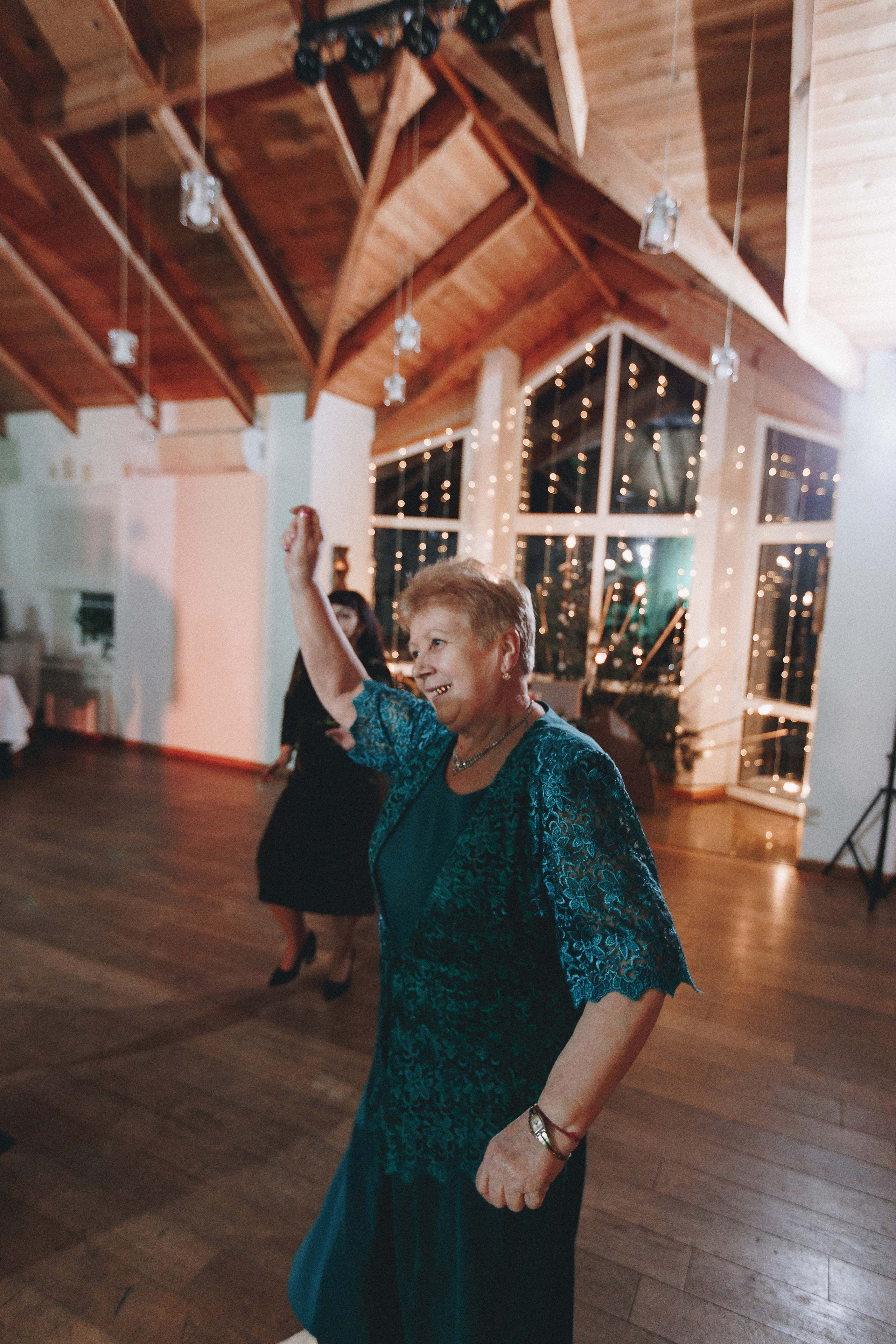 Зимняя свадебная фото и видео съёмка в Гомеле в усадьбе Хорошее место. Свадебный семейный фотограф и видеограф Гомель Минск Беларусь Европа