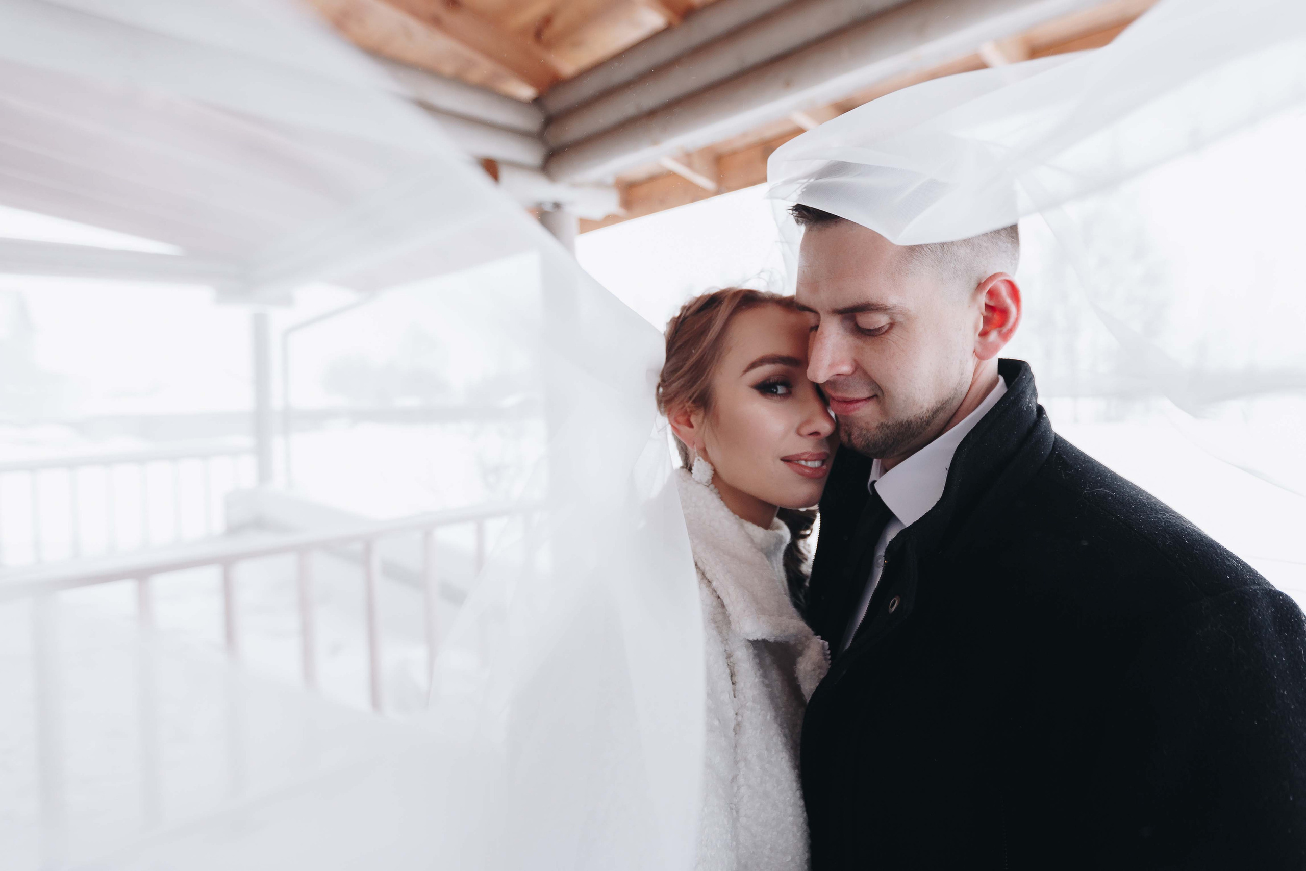 Зимняя свадебная фото и видео съёмка в Гомеле в усадьбе Хорошее место. Свадебный семейный фотограф и видеограф Гомель Минск Беларусь Европа