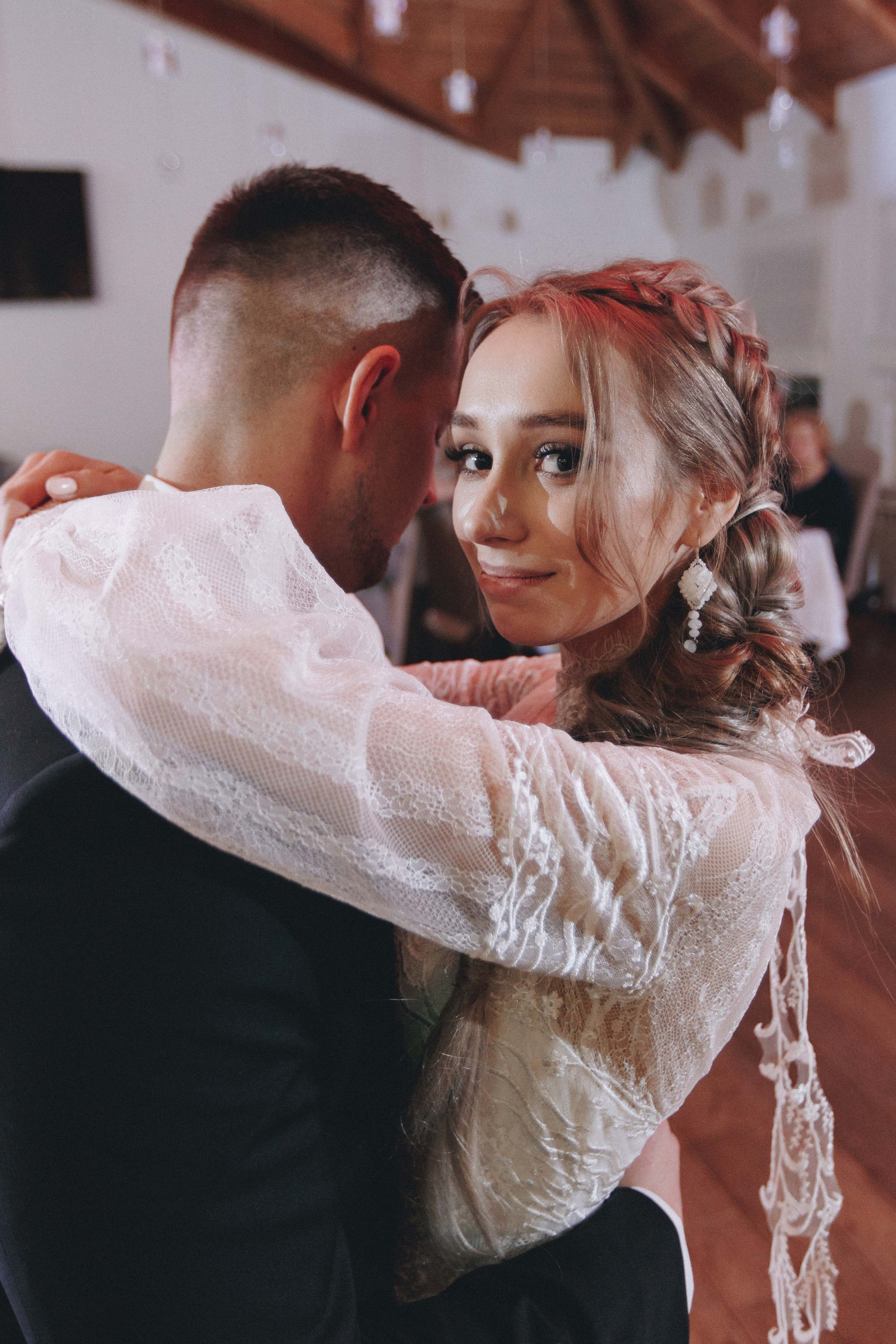 Зимняя свадебная фото и видео съёмка в Гомеле в усадьбе Хорошее место. Свадебный семейный фотограф и видеограф Гомель Минск Беларусь Европа