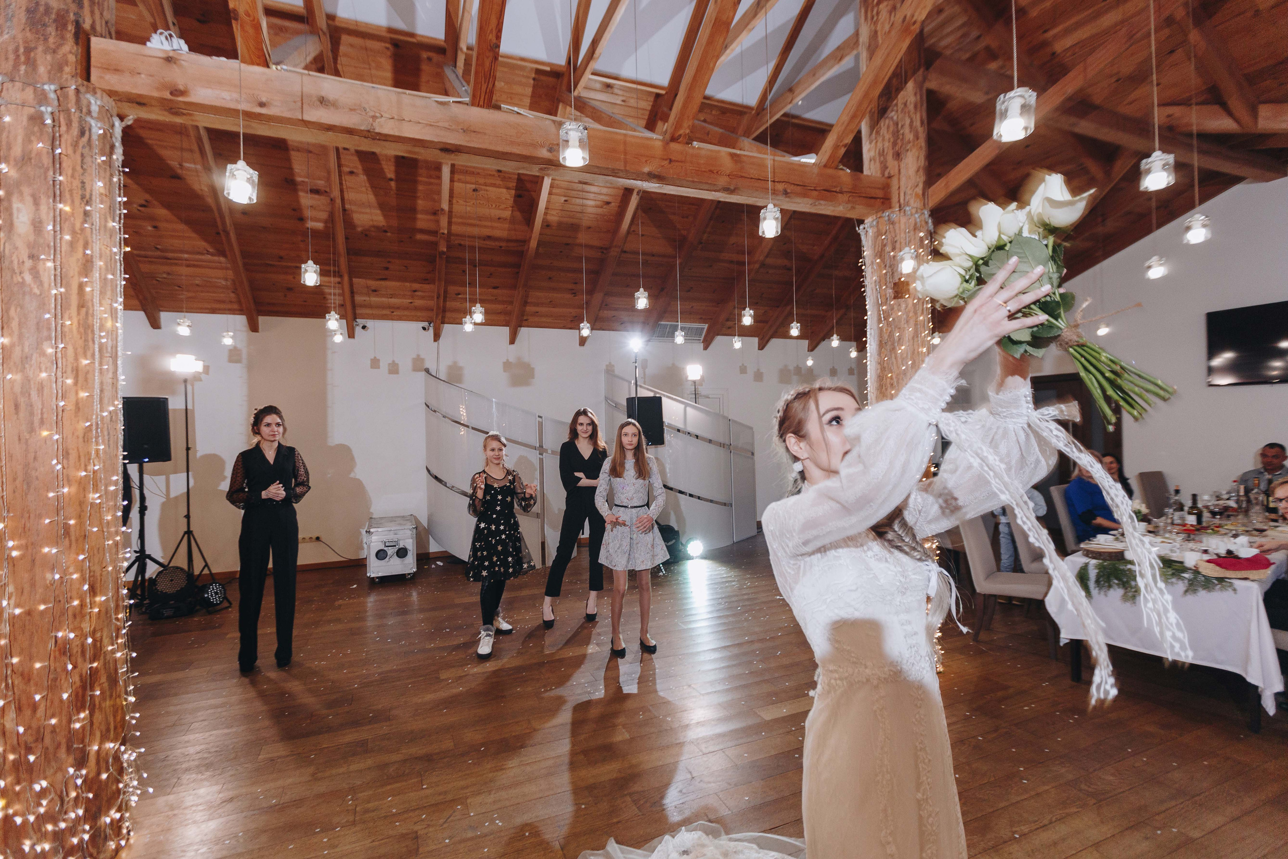 Зимняя свадебная фото и видео съёмка в Гомеле в усадьбе Хорошее место. Свадебный семейный фотограф и видеограф Гомель Минск Беларусь Европа