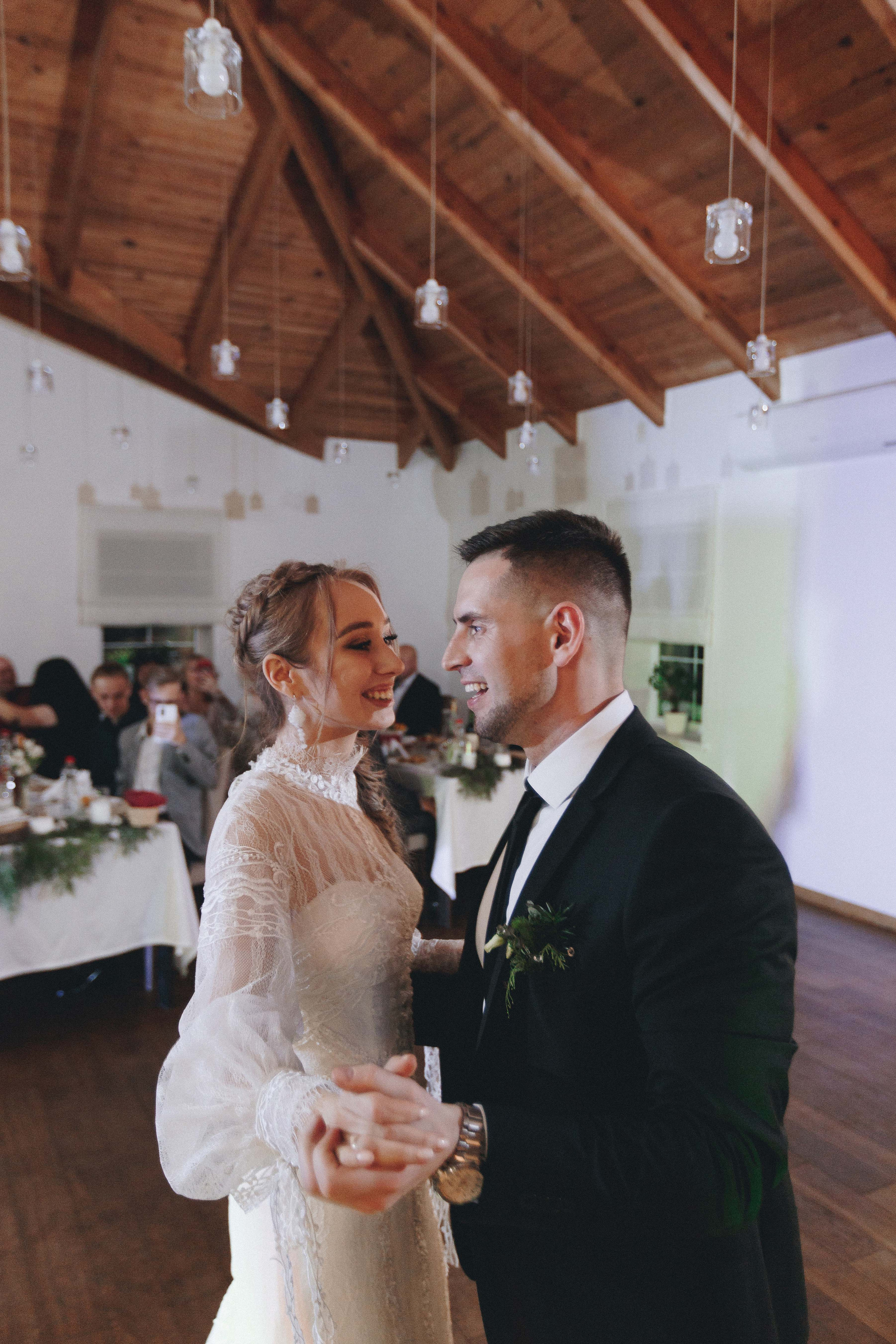 Зимняя свадебная фото и видео съёмка в Гомеле в усадьбе Хорошее место. Свадебный семейный фотограф и видеограф Гомель Минск Беларусь Европа