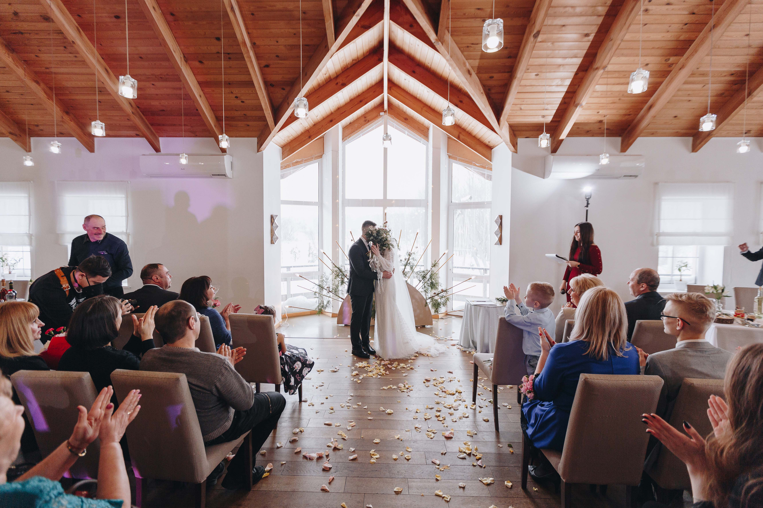Зимняя свадебная фото и видео съёмка в Гомеле в усадьбе Хорошее место. Свадебный семейный фотограф и видеограф Гомель Минск Беларусь Европа