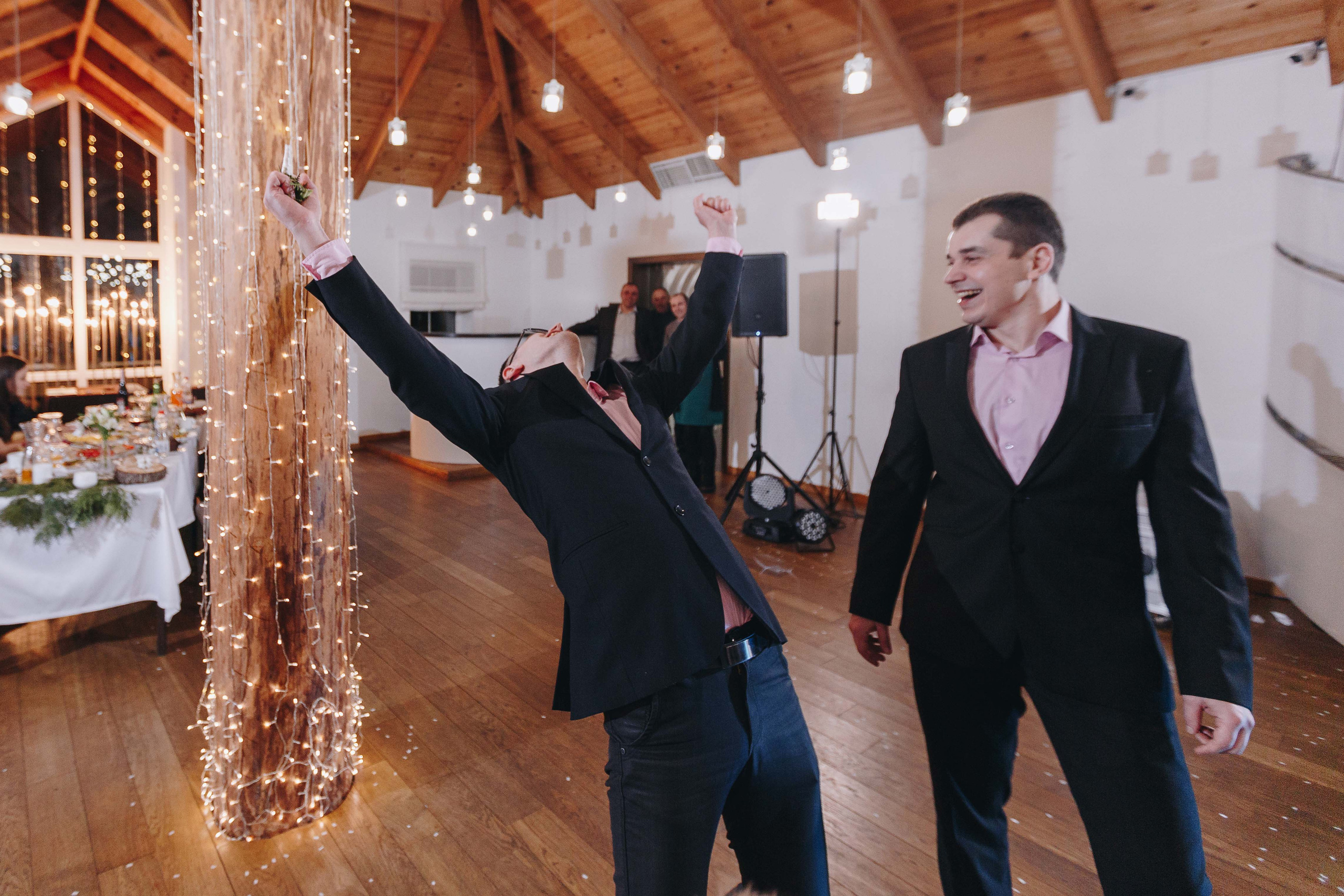 Зимняя свадебная фото и видео съёмка в Гомеле в усадьбе Хорошее место. Свадебный семейный фотограф и видеограф Гомель Минск Беларусь Европа