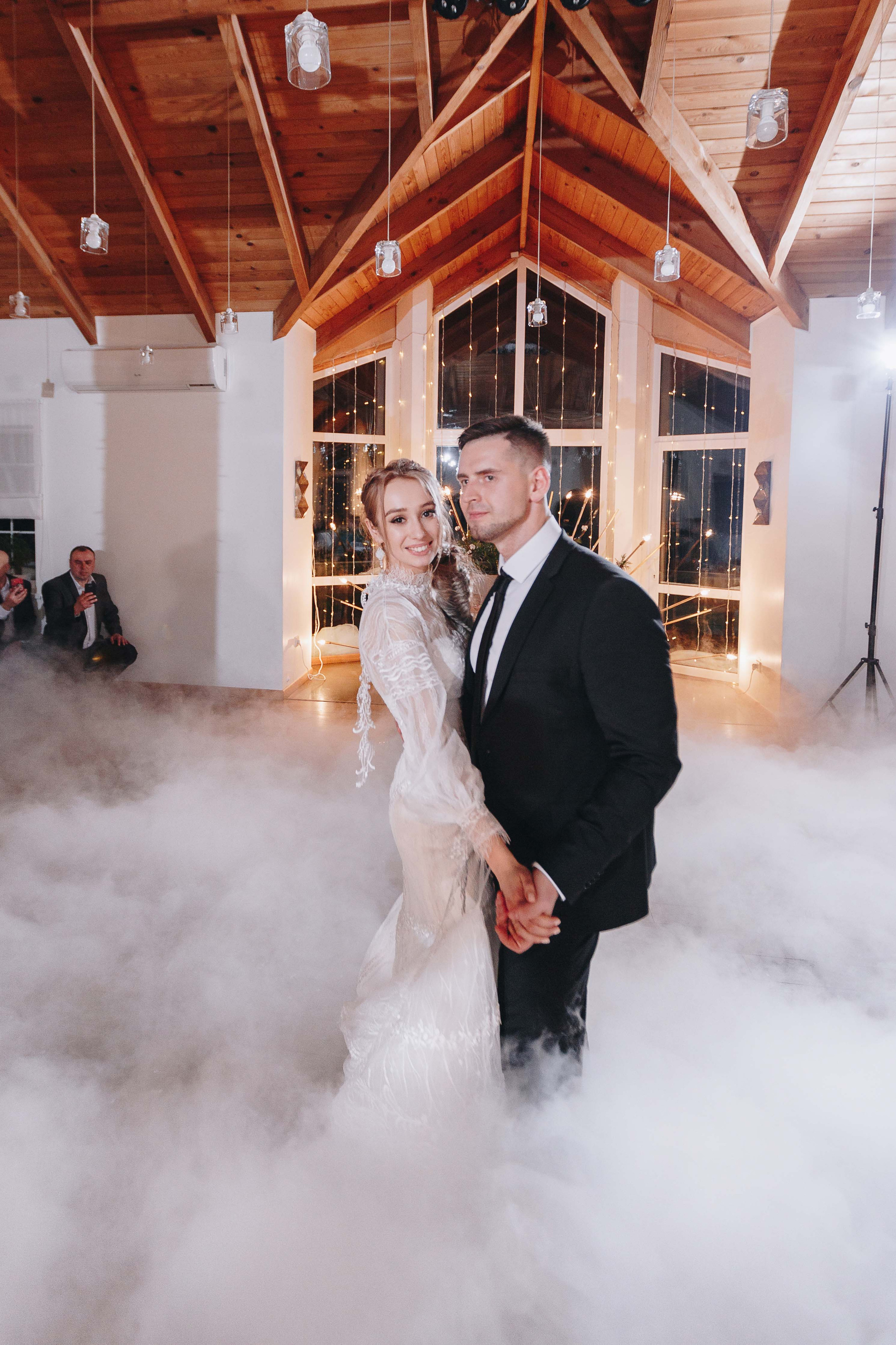 Зимняя свадебная фото и видео съёмка в Гомеле в усадьбе Хорошее место. Свадебный семейный фотограф и видеограф Гомель Минск Беларусь Европа