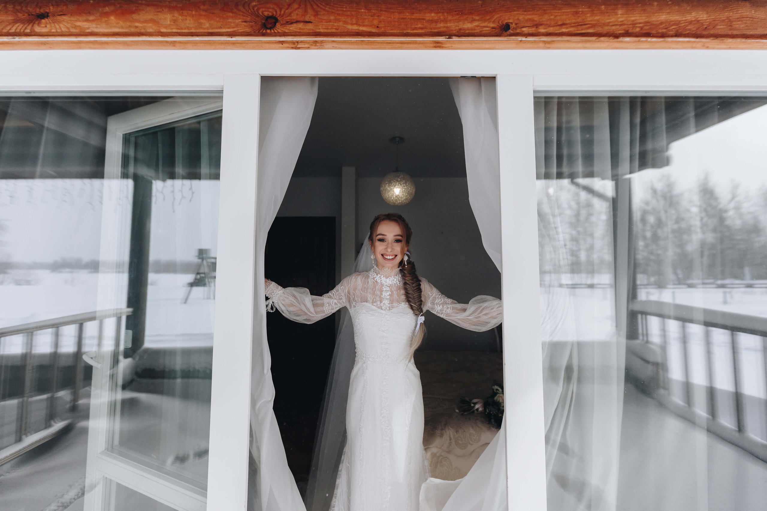 Зимняя свадебная фото и видео съёмка в Гомеле в усадьбе Хорошее место. Свадебный семейный фотограф и видеограф Гомель Минск Беларусь Европа