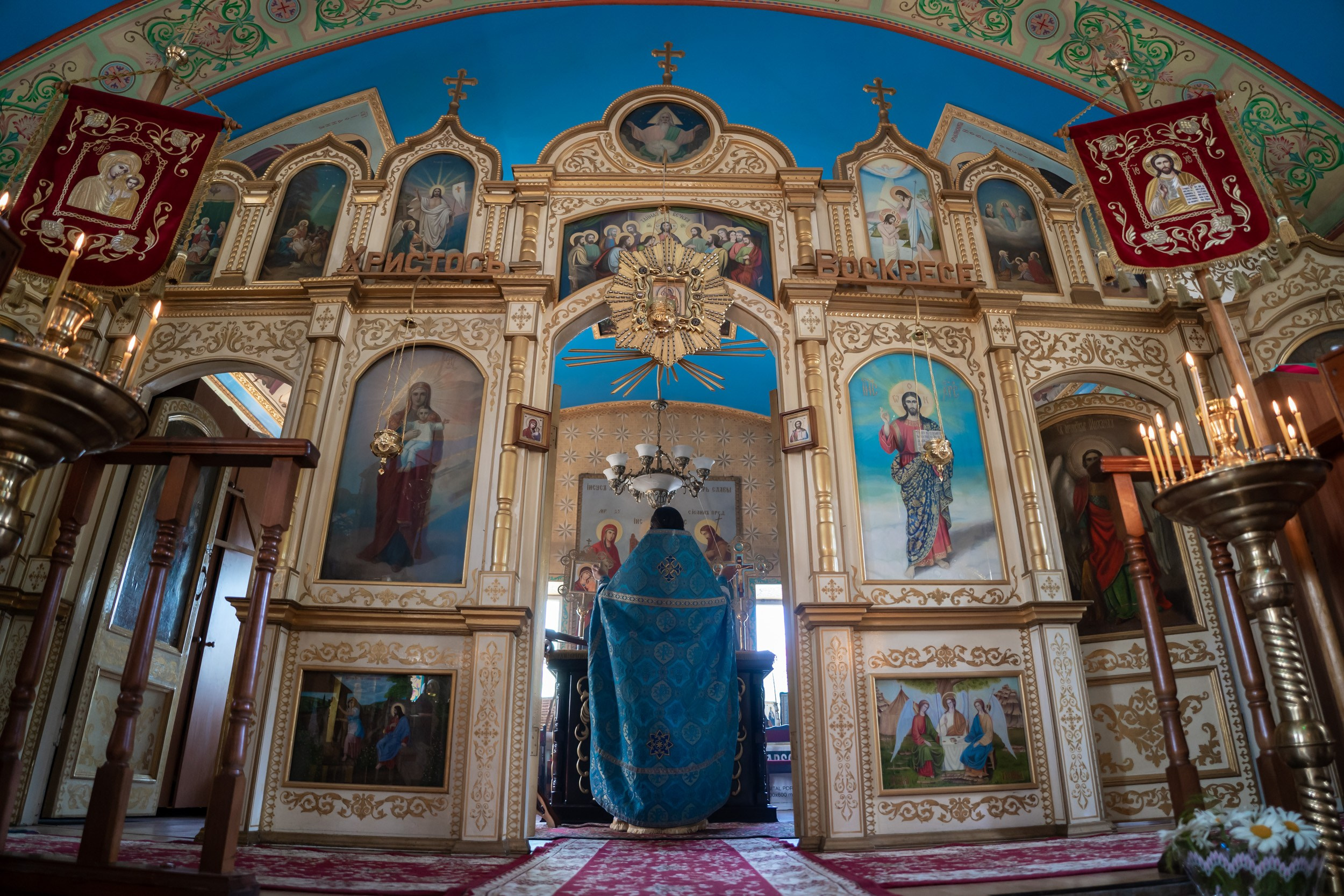 Праздник в честь иконы Казанской в Никольском храме, г. Первомайск ЛНР. Фотограф Таинств Луганск