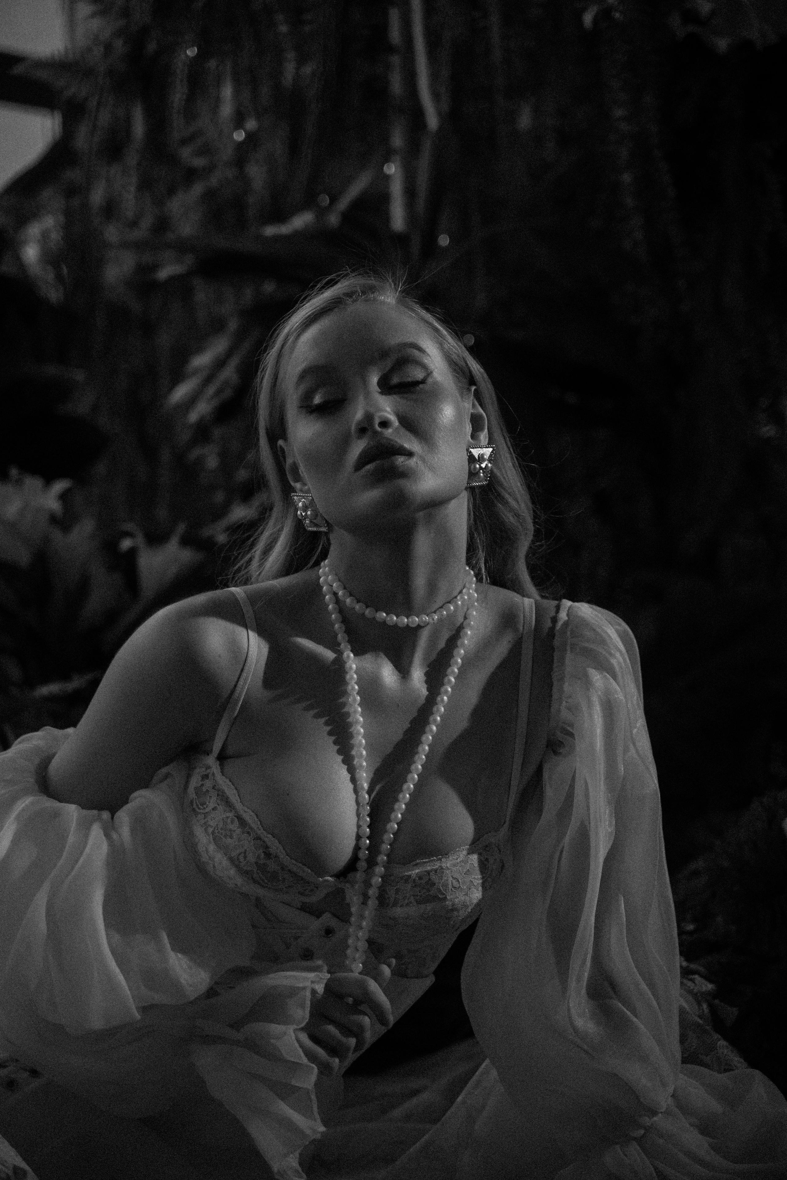 Невеста на пикнике в замке