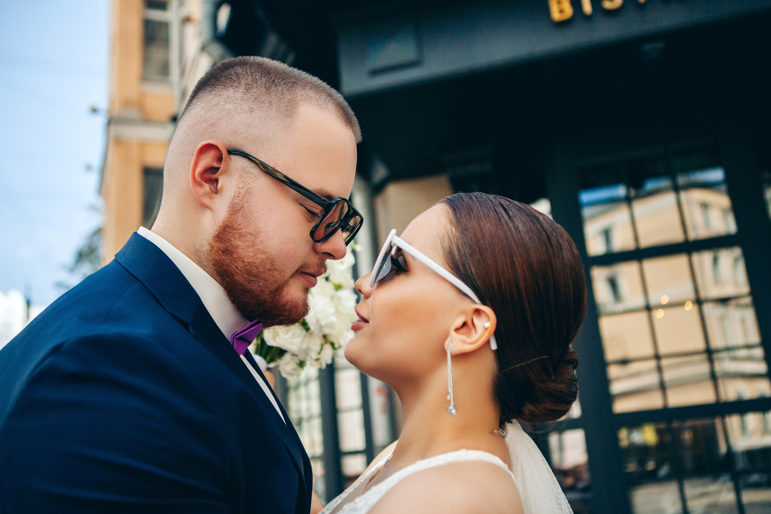 Свадебная фотосессия в отеле hartwell hotel и на патриарших прудах. Фотограф Ольга Ефремова