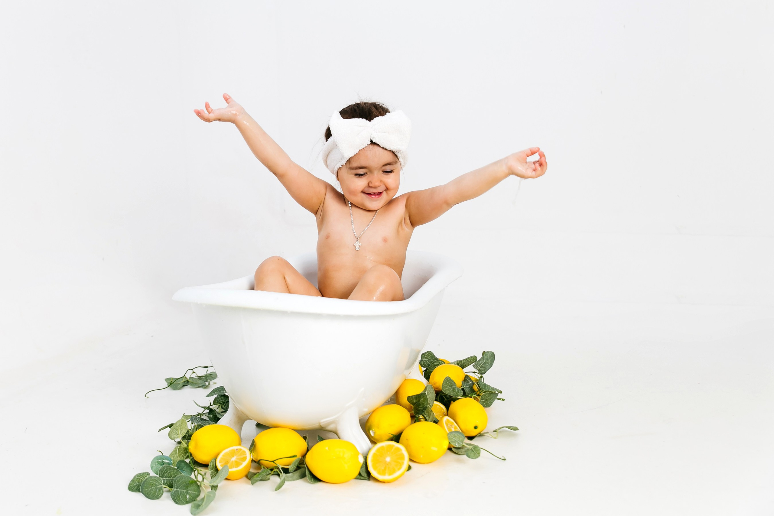 Купание с лимончиками. Свадебный и семейный фотограф в Краснодаре Илонна Ковалева