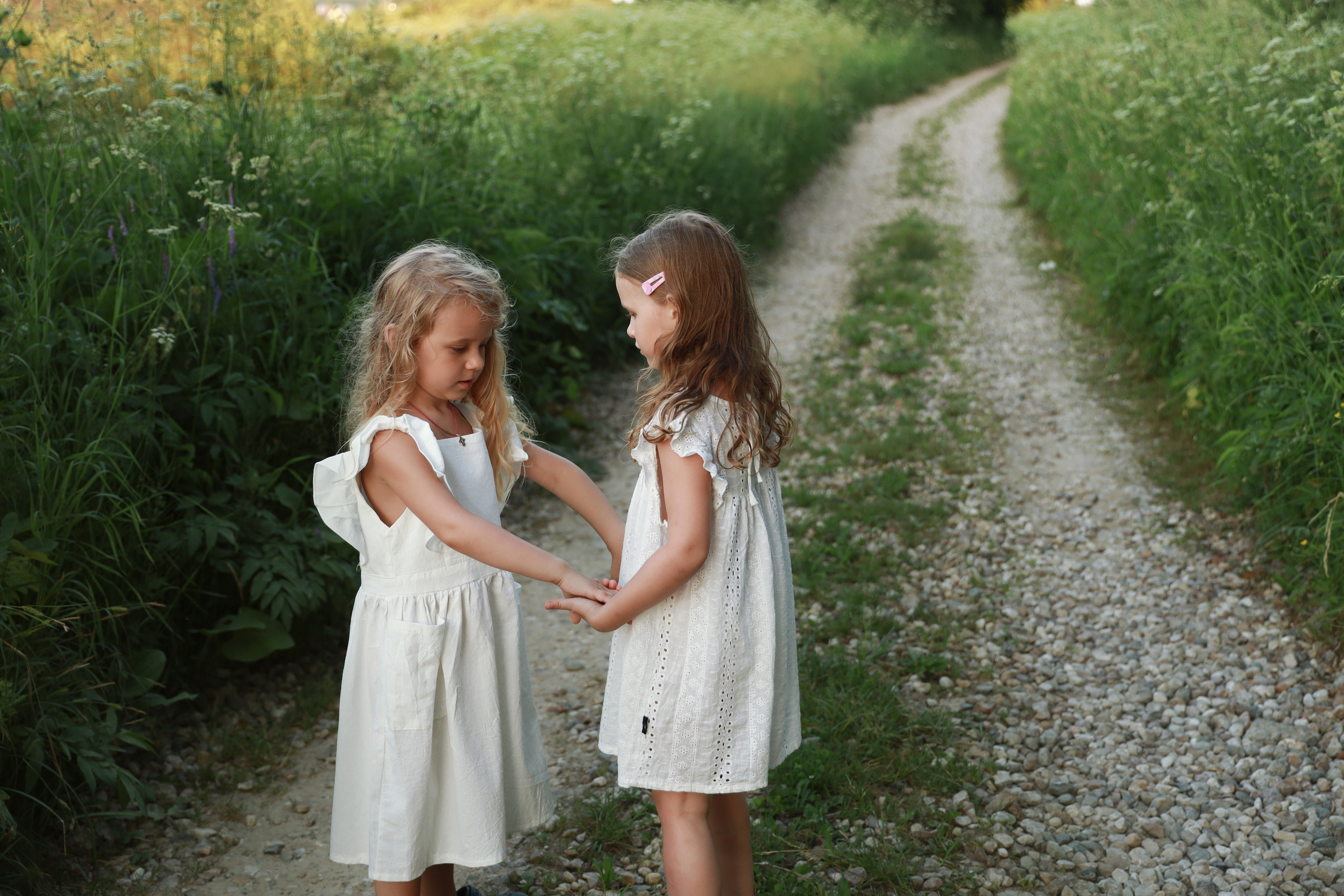 Фотосессия Арины и Ксении. Бочарова Мария — школьный фотограф Апрелевка, Новая Москва, Московская область