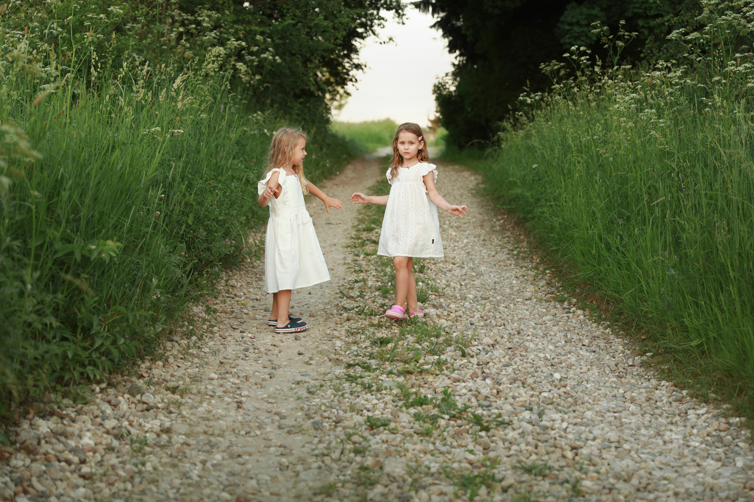 Фотосессия Арины и Ксении. Бочарова Мария — школьный фотограф Апрелевка, Новая Москва, Московская область