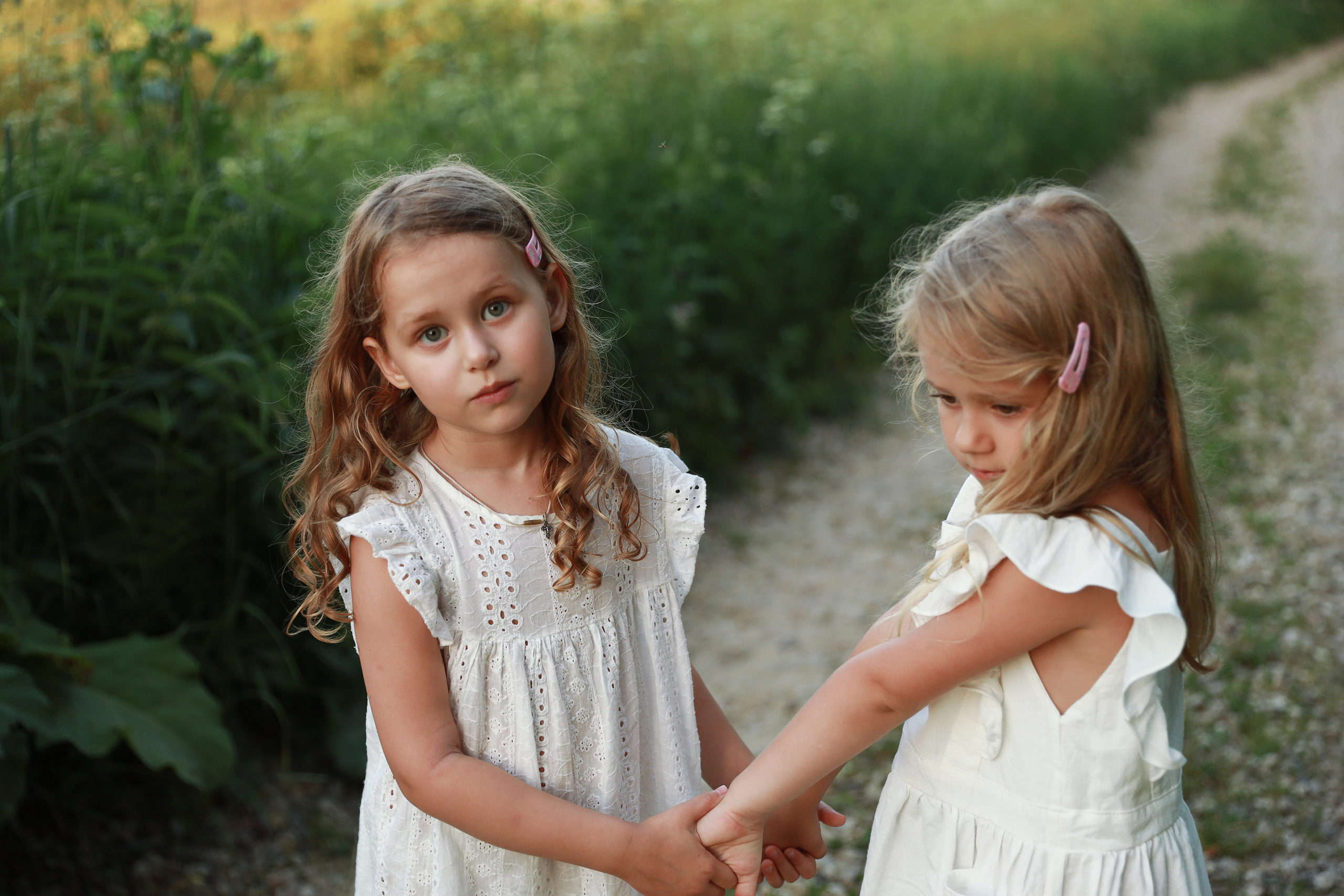 Фотосессия Арины и Ксении. Бочарова Мария — школьный фотограф Апрелевка, Новая Москва, Московская область
