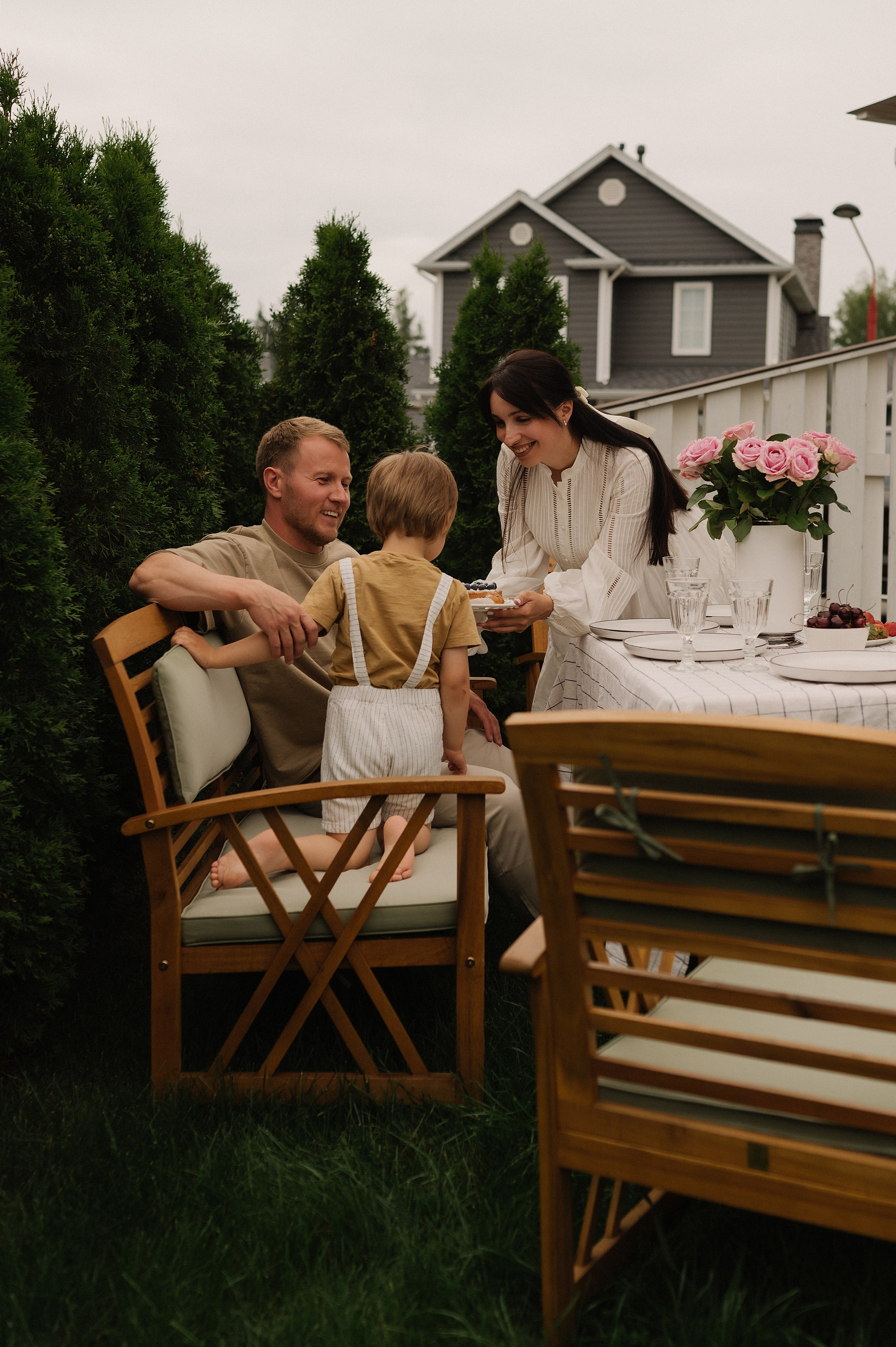 Лука с мамой и папой. Эльвира Жижикина. Семейный фотограф в Санкт-Петербурге