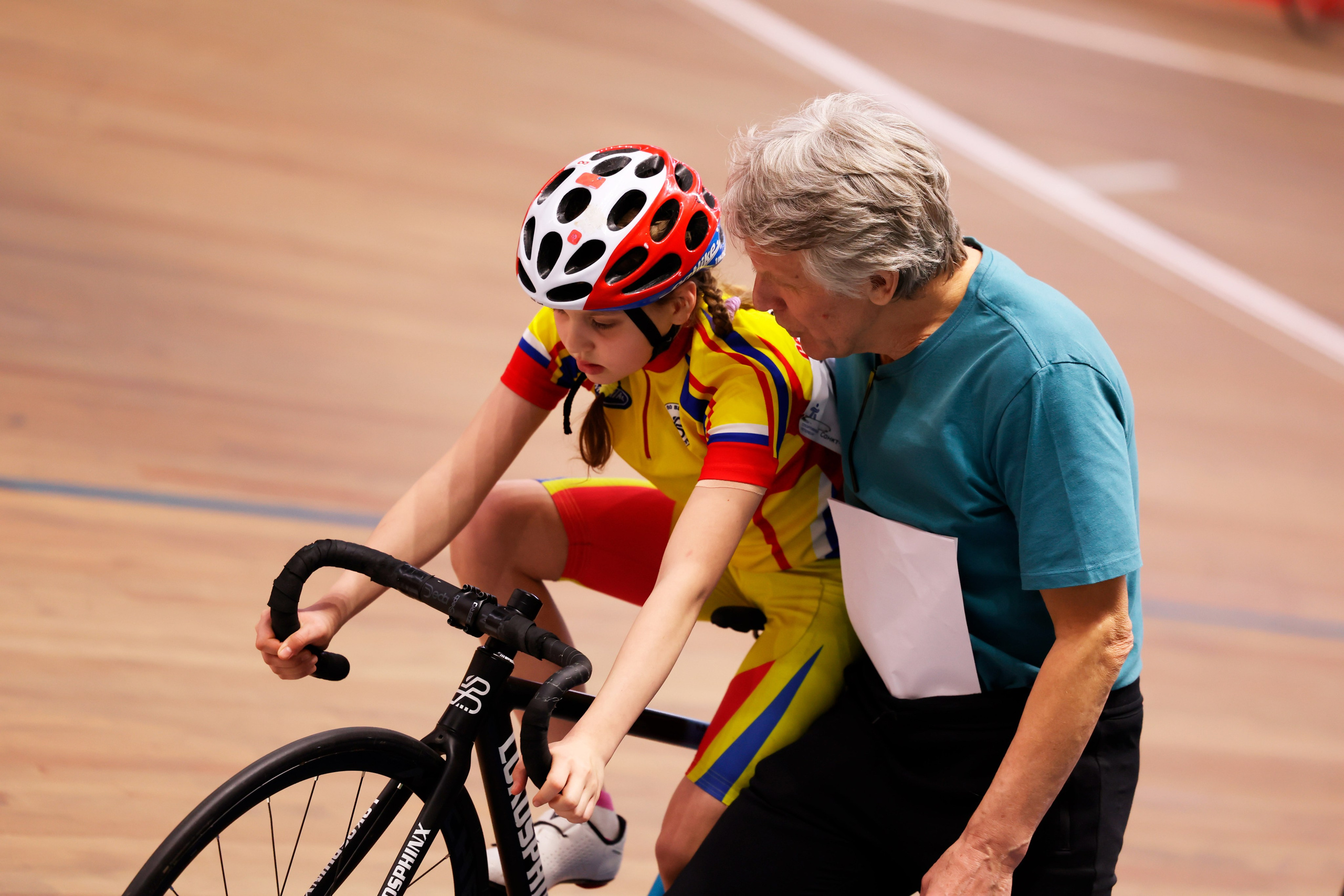 Пятый этап Региональных соревнований по велоспорту на треке (Гит, Скретч) 15.03.2025. Спортивный и репортажный фотограф Антон Тереханов