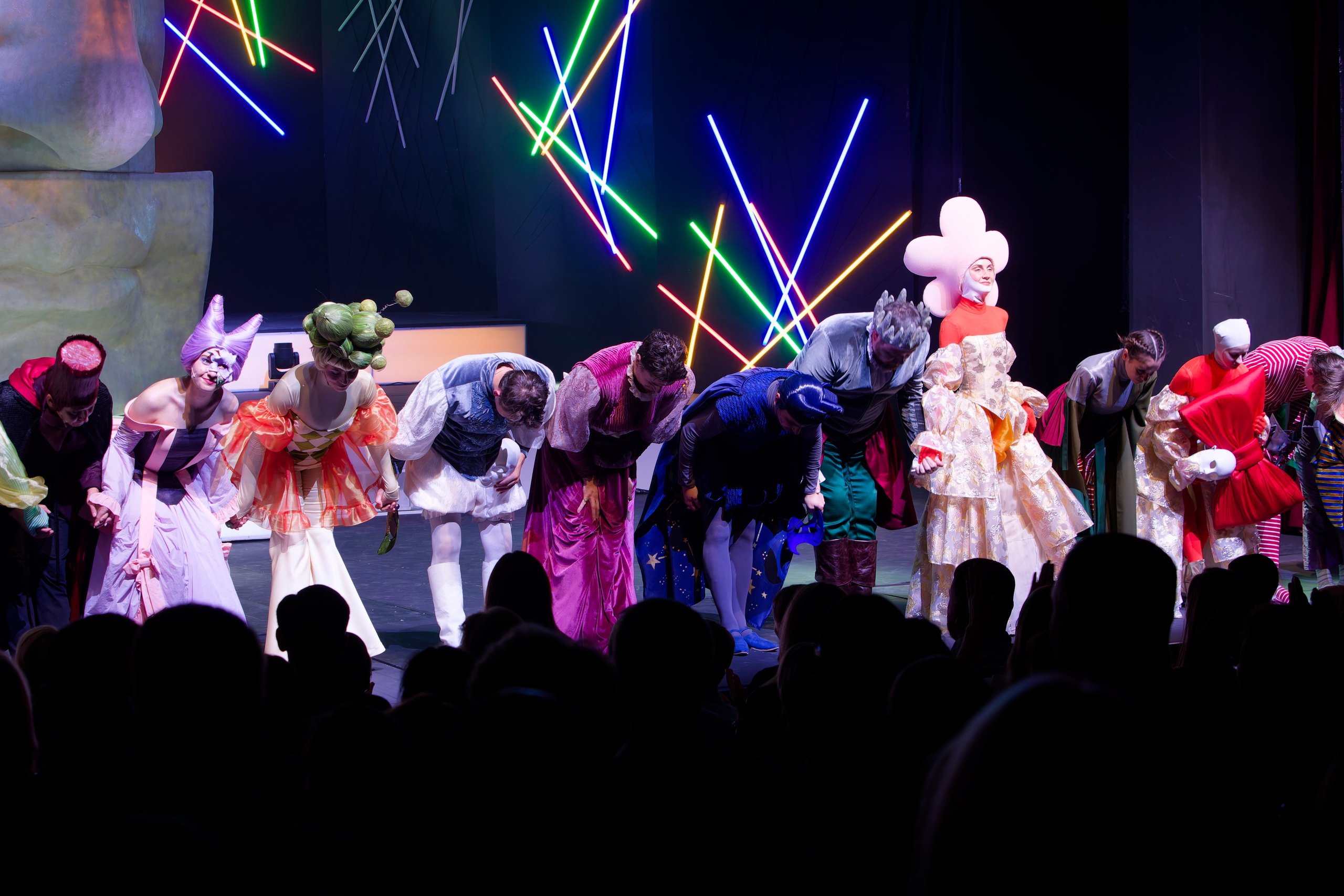 Спектакль «Любовь к трем апельсинам». Кутузов Евгений Фотограф в Южно-Сахалинске