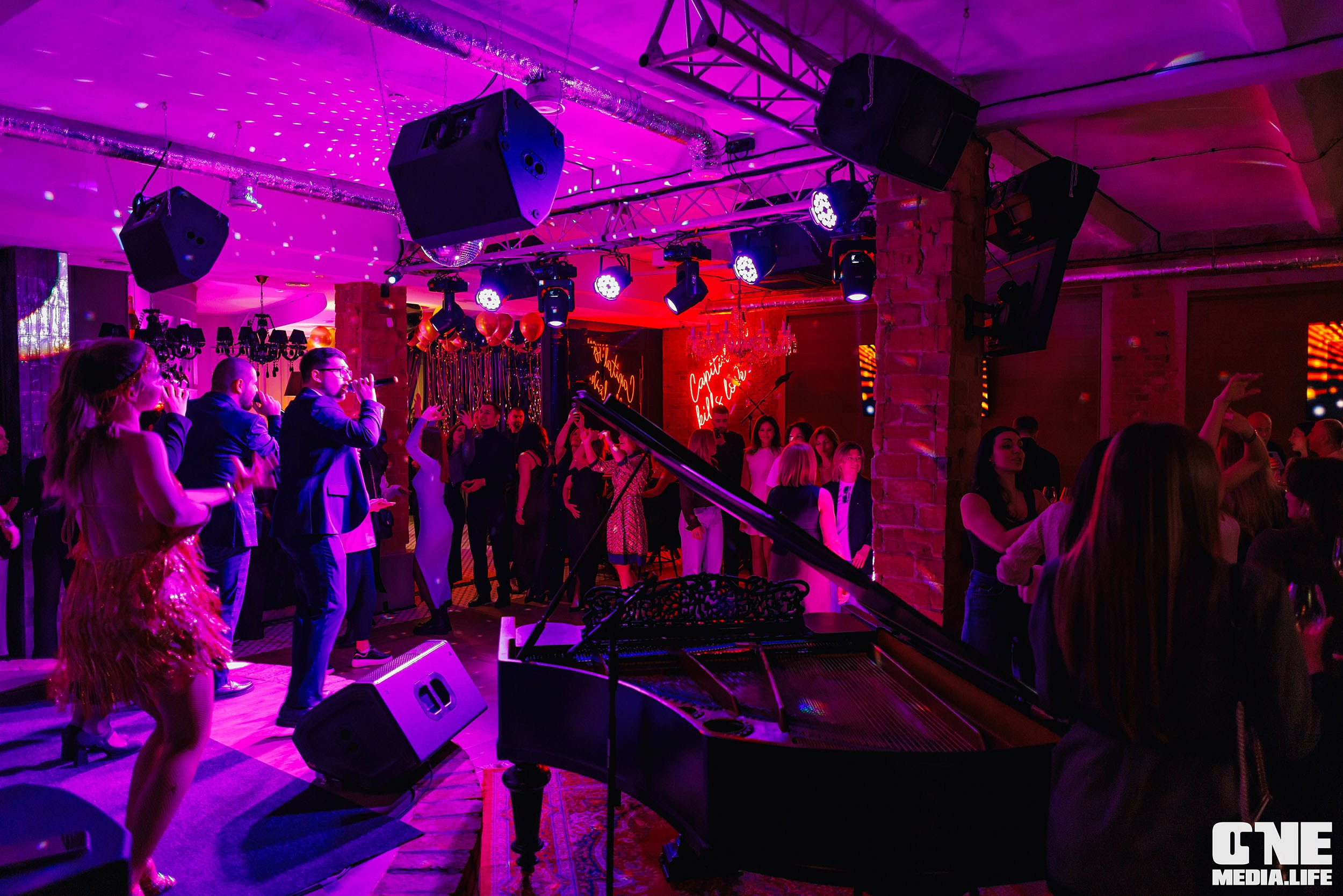 Фоторепортаж из караоке-клуба Белгравия. One Media Life: фоторепортажи, фотоотчеты с мероприятий и заведений