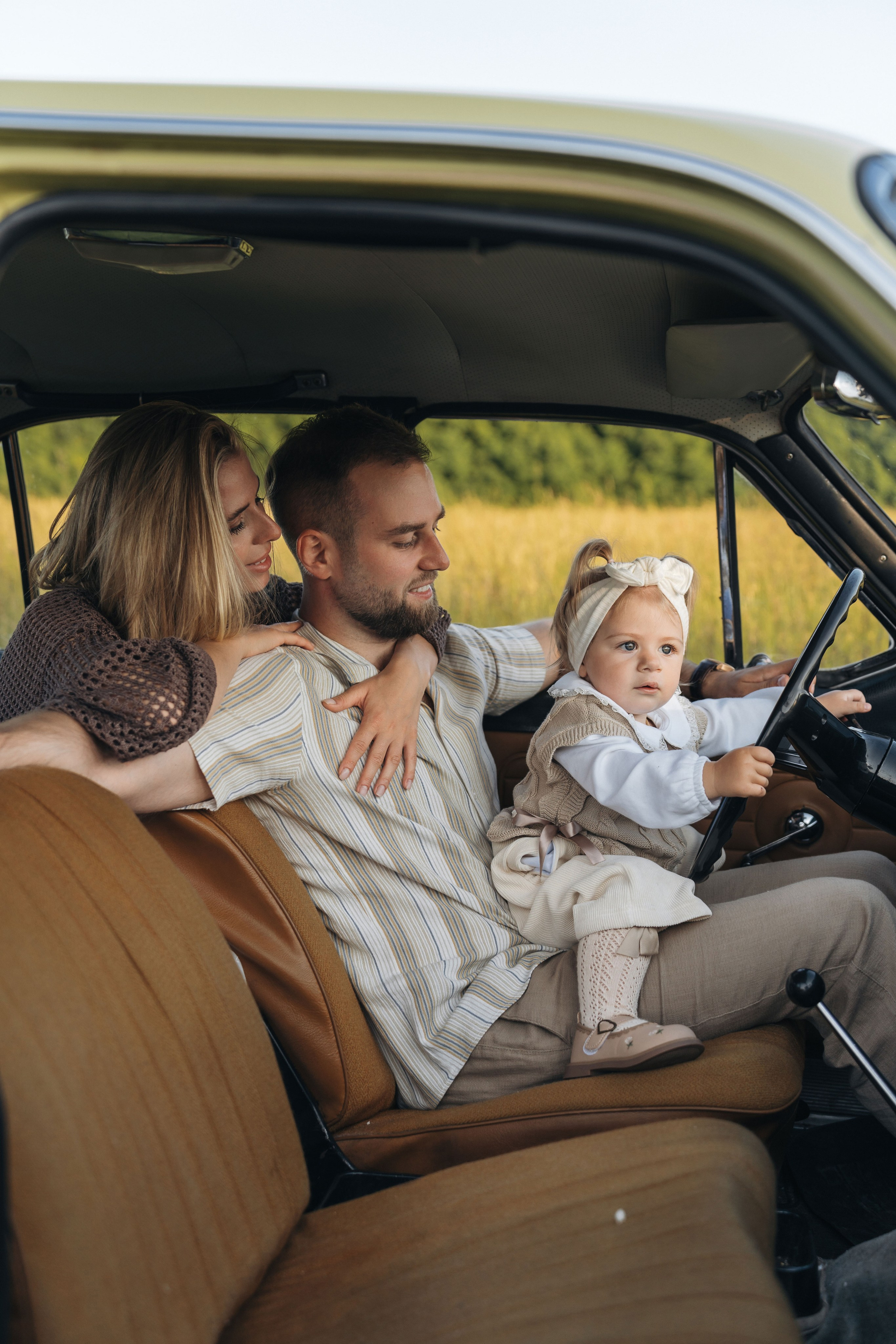 На машине загород. Ваш фотограф Вика Артемова