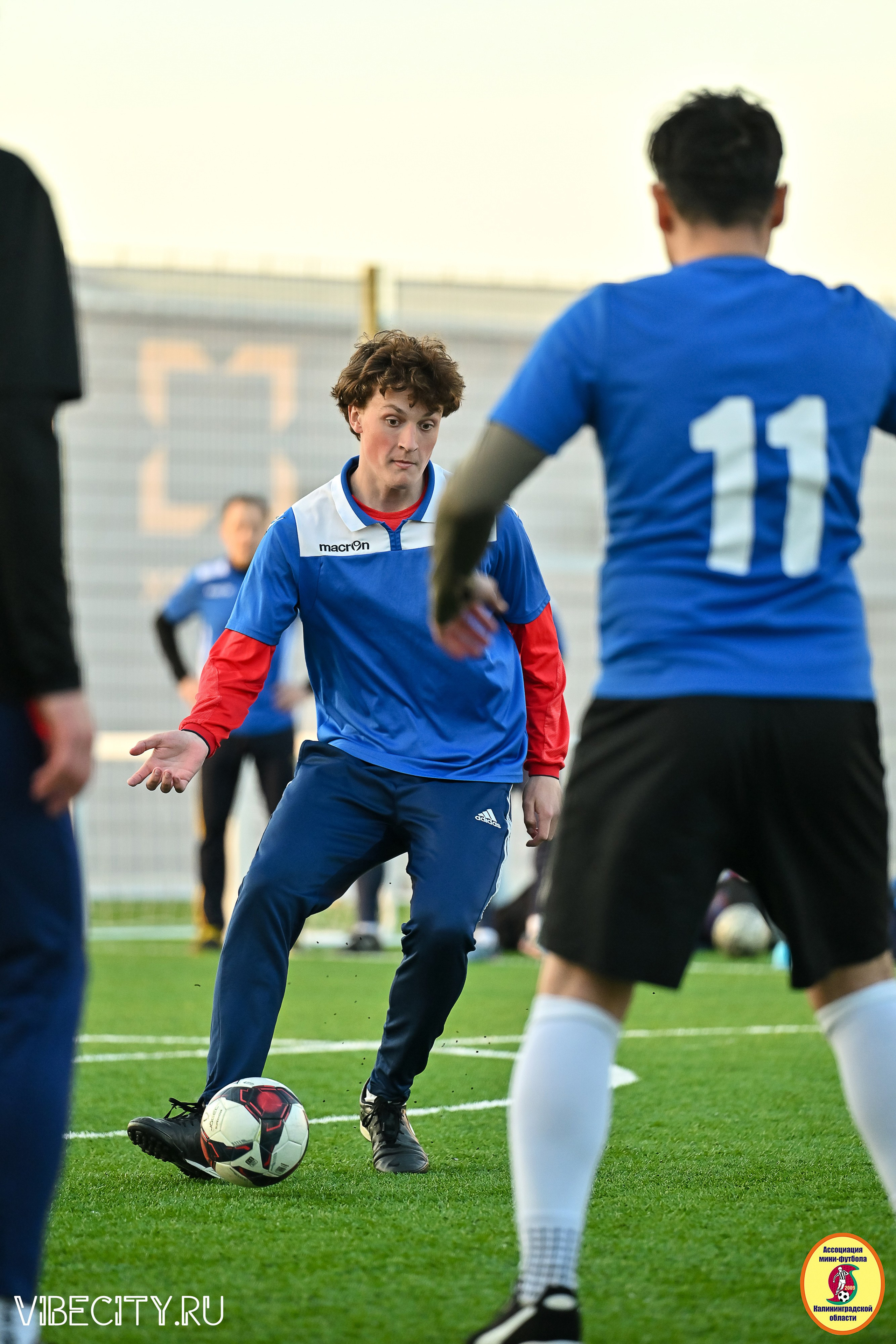 ИГРЫ МИНИ-ФУТБОЛЬНОЙ И КОРПОРАТИВНОЙ ЛИГИ. VIBECITY.RU Вайб Сити Ру Фоторепортажи Фотоотчеты Калининград