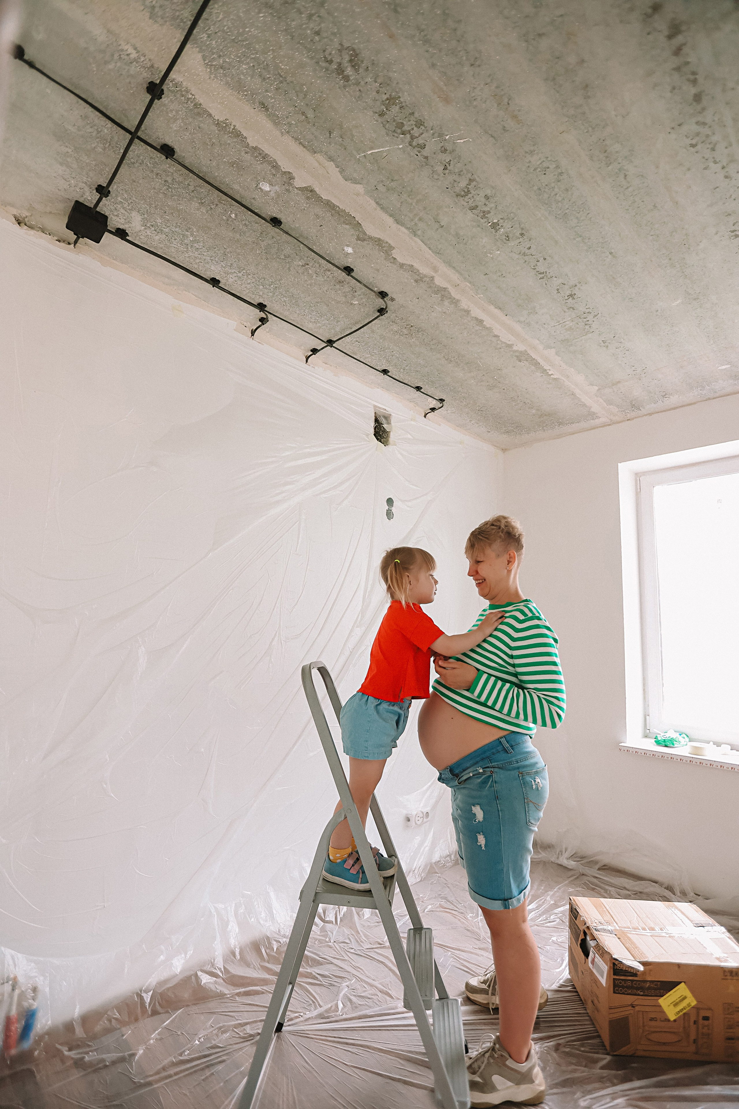 Ремонт. Семейный фотограф Тюмень, фотограф на роды Салмина Мария