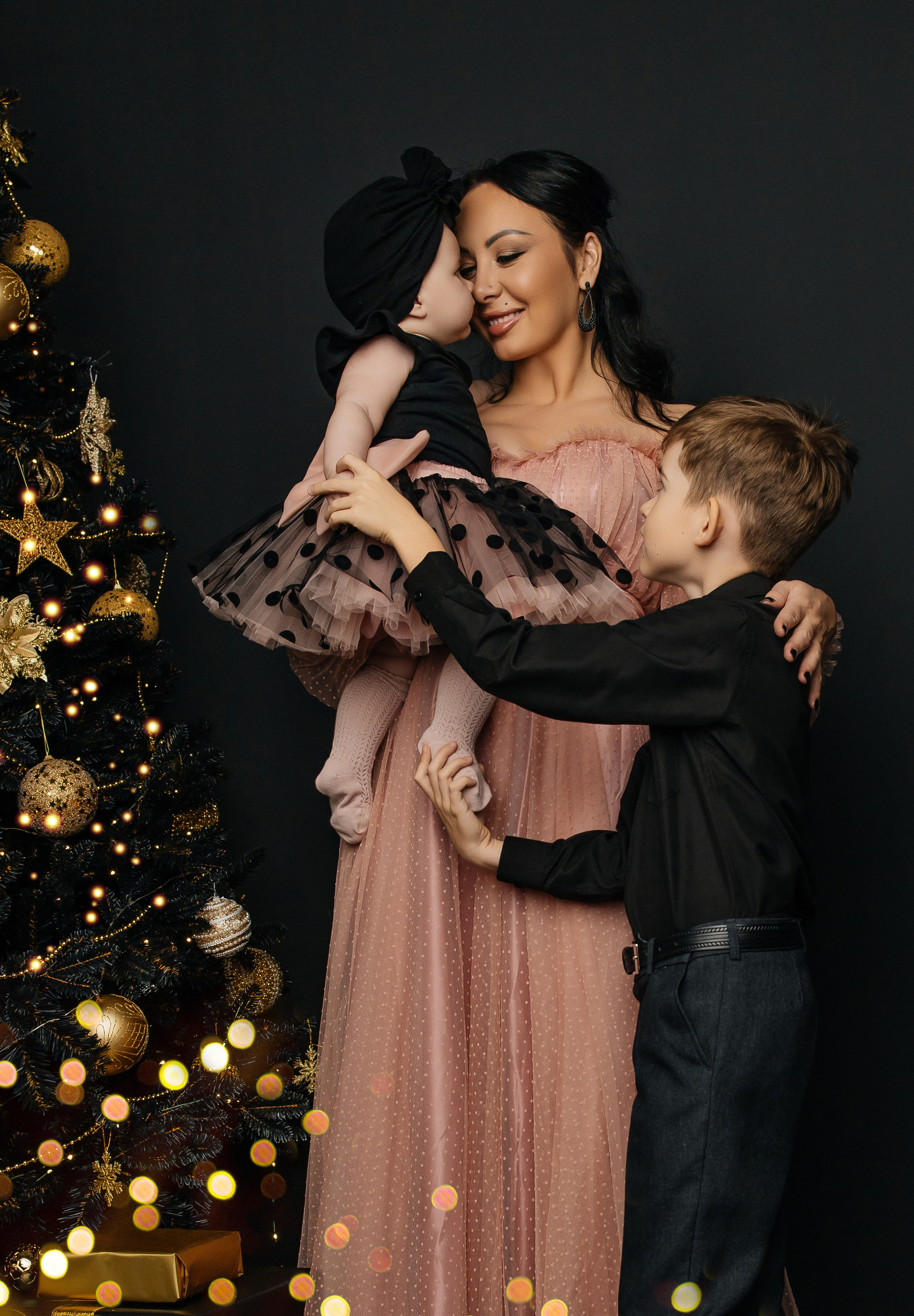 Оля с детками.Новогодняя